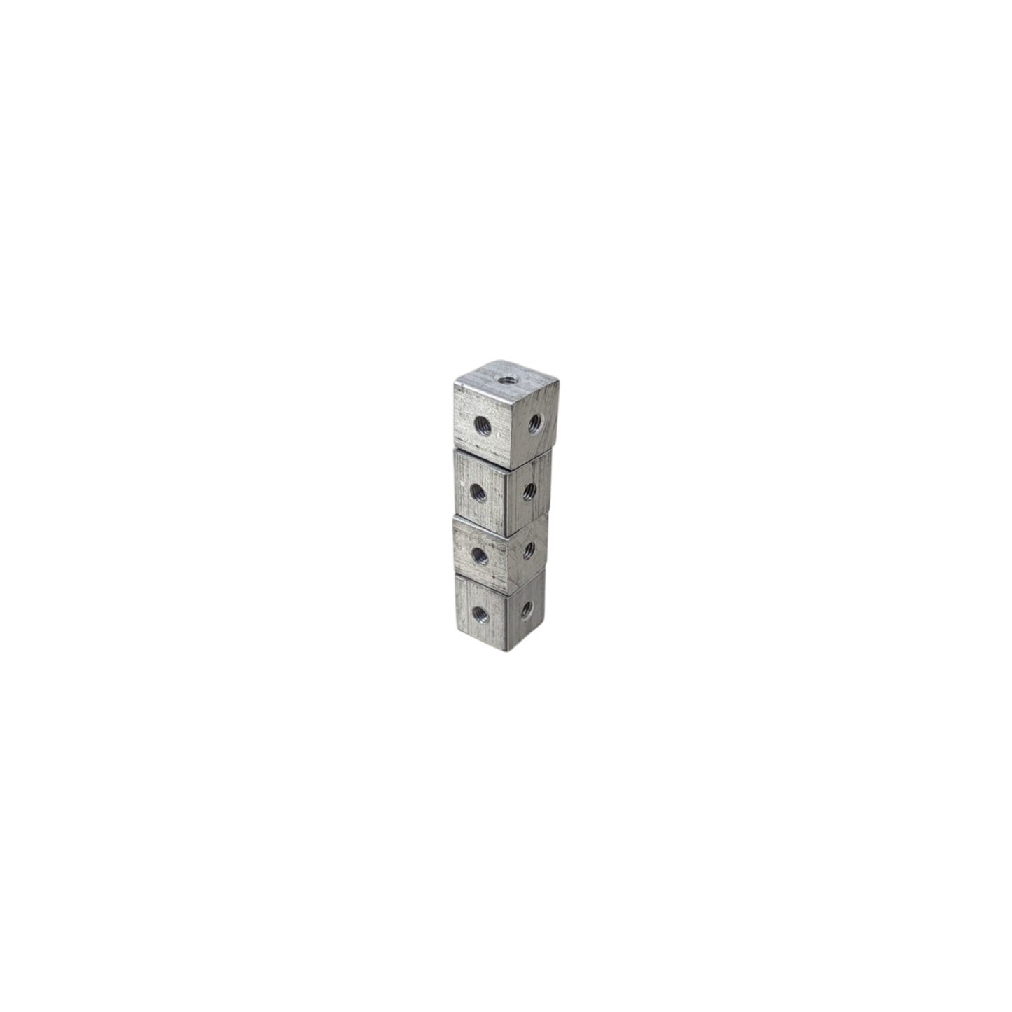 4 粒 10mm M3 固定塊疊放圖,展示其極致平整及精確的直角金屬加工工藝。