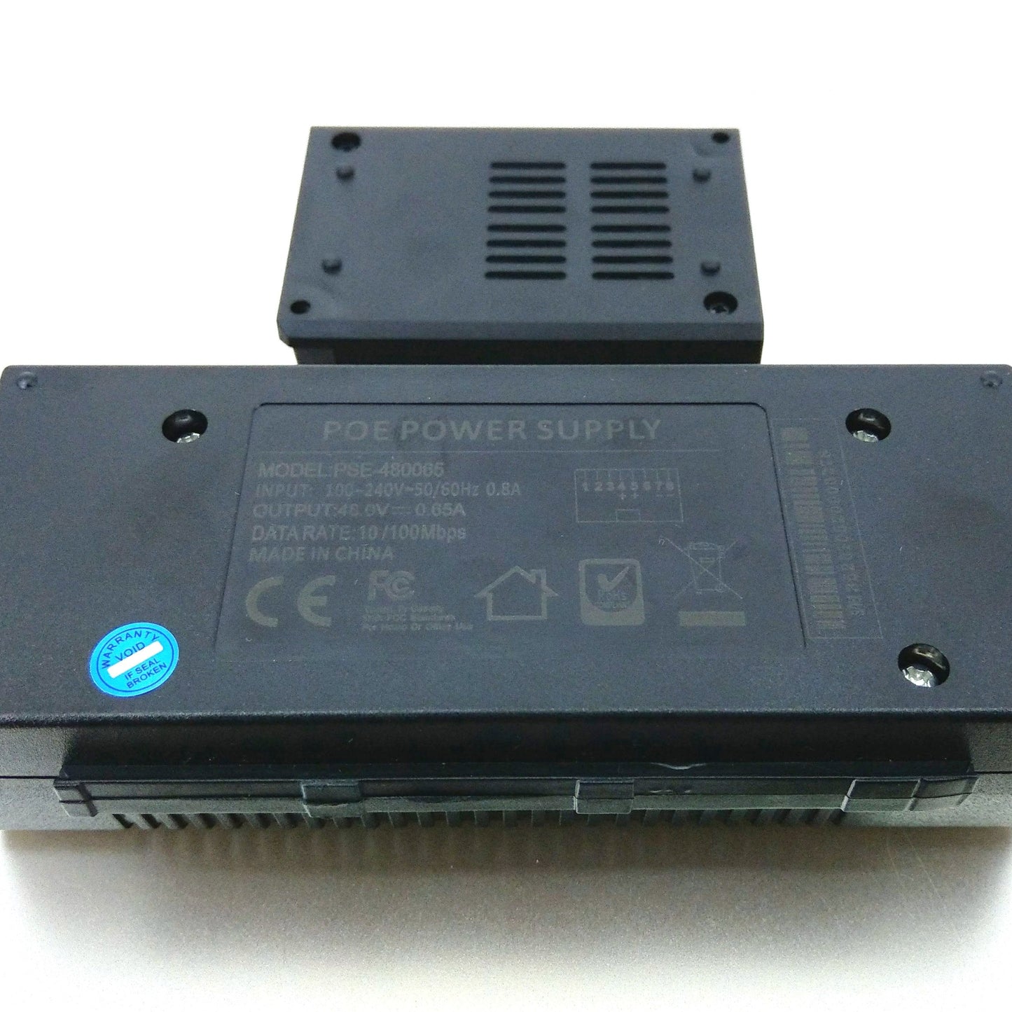 48v-poe-injector-specs-pse-480080.jpg: Bottom view of the 48V 0.8A PoE injector (Model PSE-480080) showing specifications and 10/100Mbps data rate.