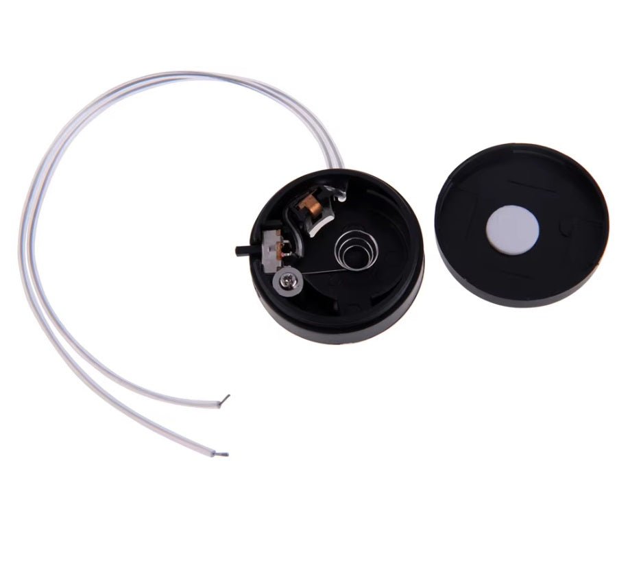 DC3V/6V CR2032 battery case with leads, small plastic holder, ON/OFF switch, perfect for soldering and connecting.
