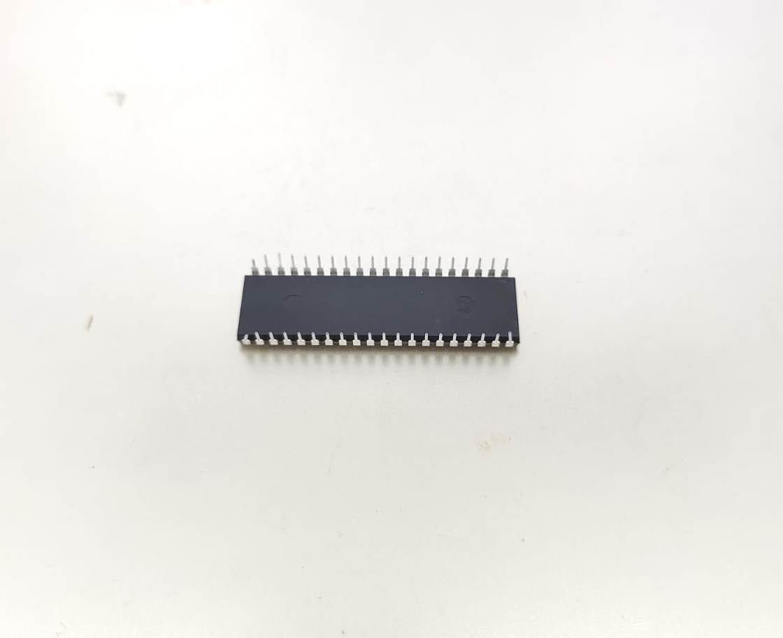 STC89C52RC Microcontroller - Enhanced 8051 MCU with 40-pin configuration on a white background.