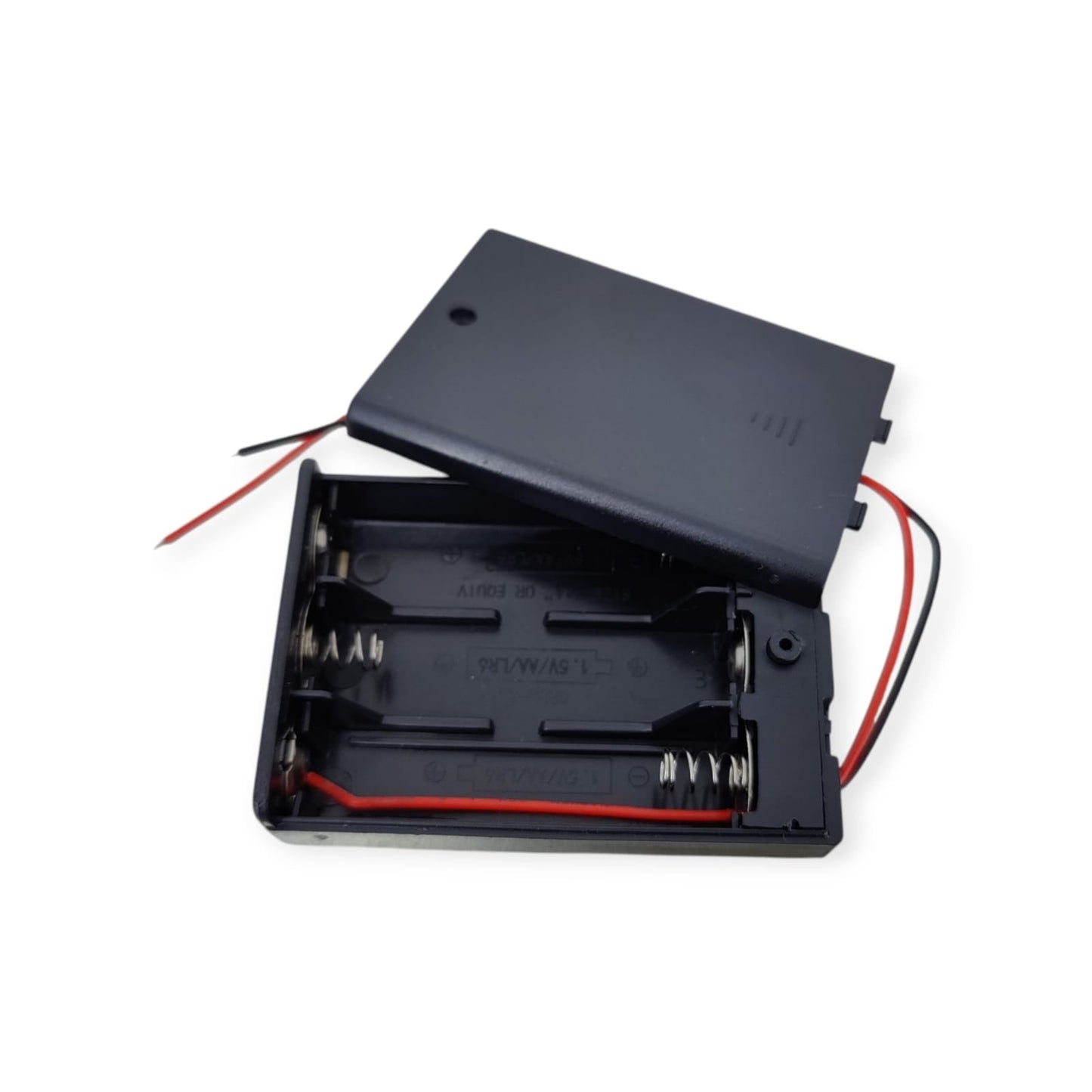 Angled view of a 3-slot AA battery holder, open, displaying 1.5V AA/LR6 marking and battery contacts.