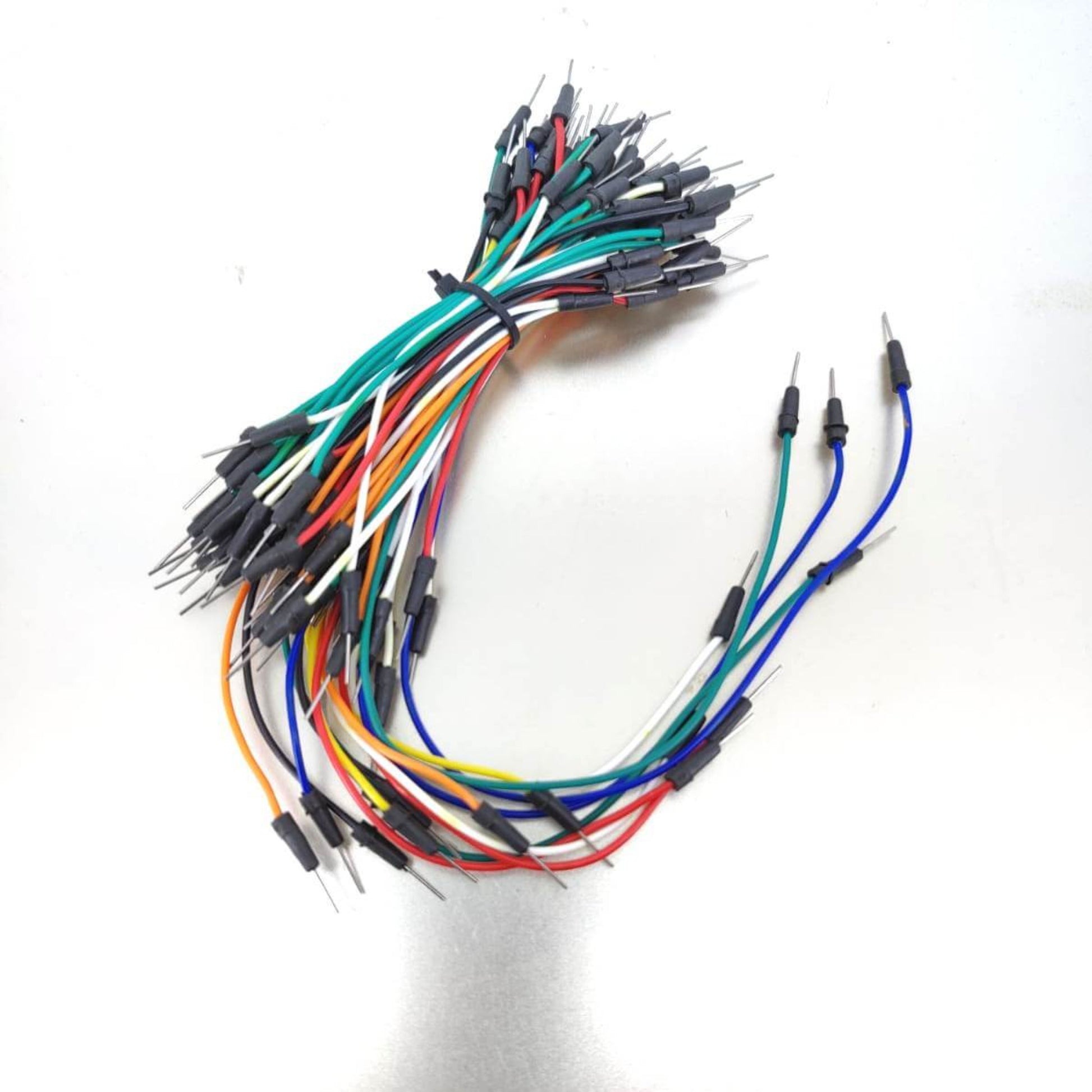 65pcs jumper wire kit, flexible male to male cables for breadboard and Arduino projects, ideal for DIY electronics.