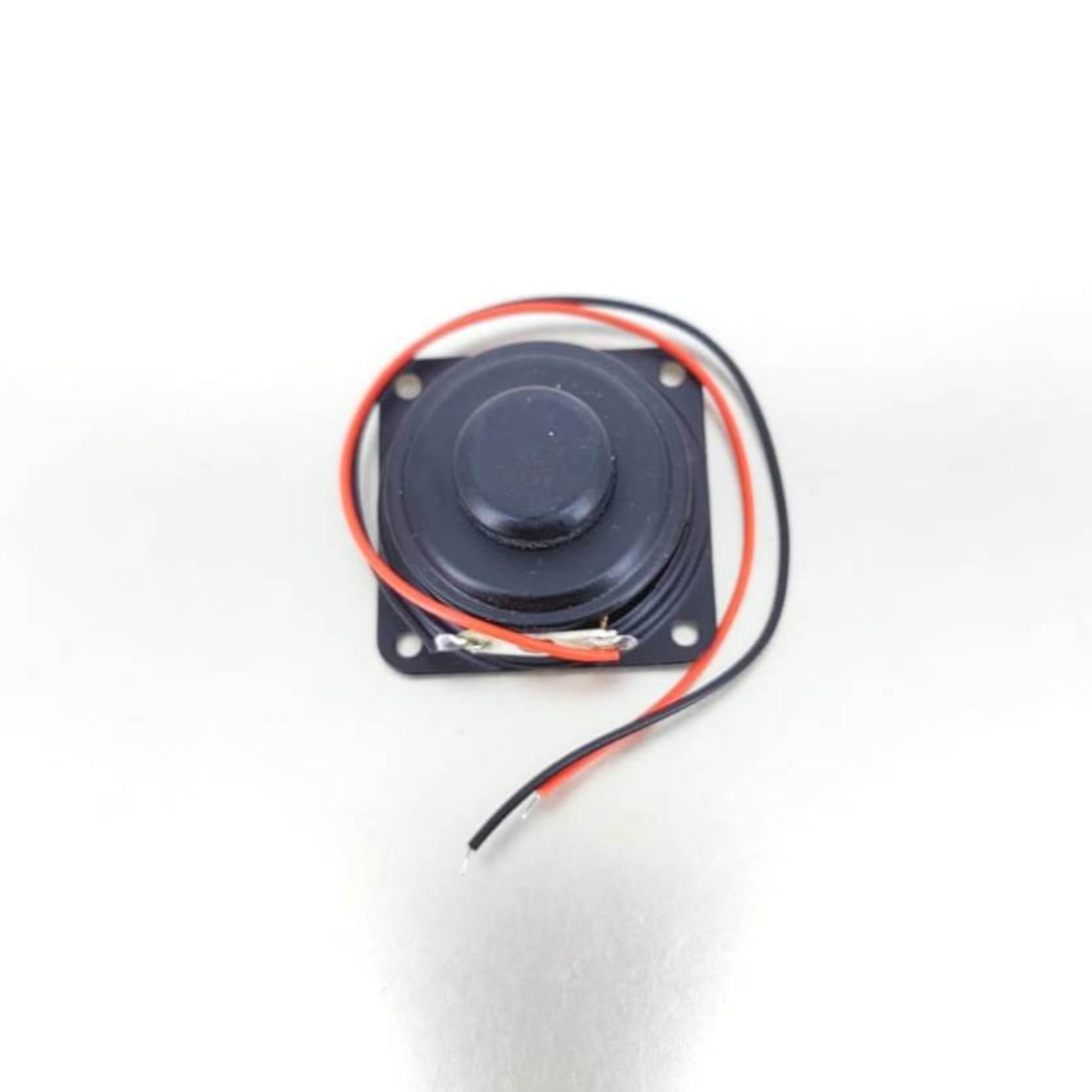 8Ω 2W miniature speaker with wire connectors, 40mm diameter suitable for compact audio applications.