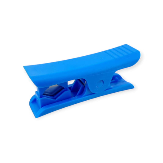 Blue plastic pneumatic tube cutter for precise cutting of tubes ranging from 4-16mm in diameter.
