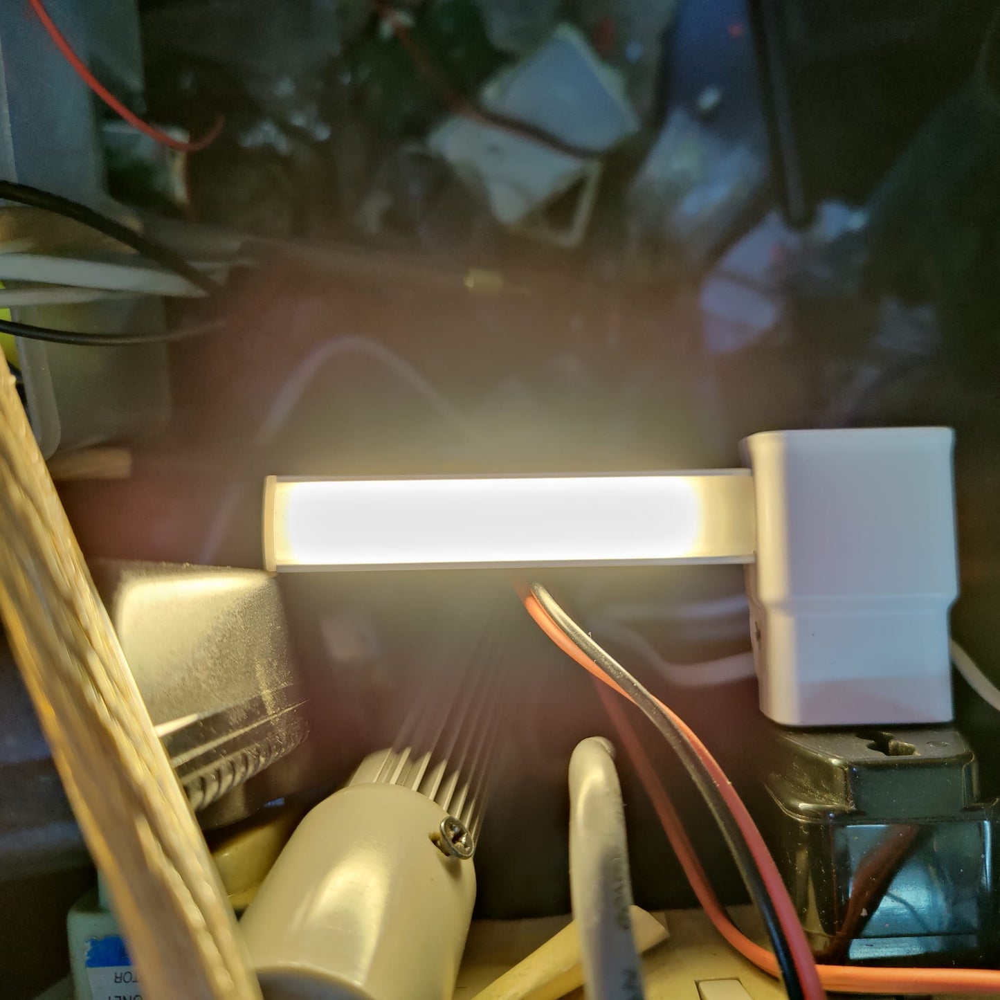 Portable 10-LED USB light used with power source for emergency lighting.
