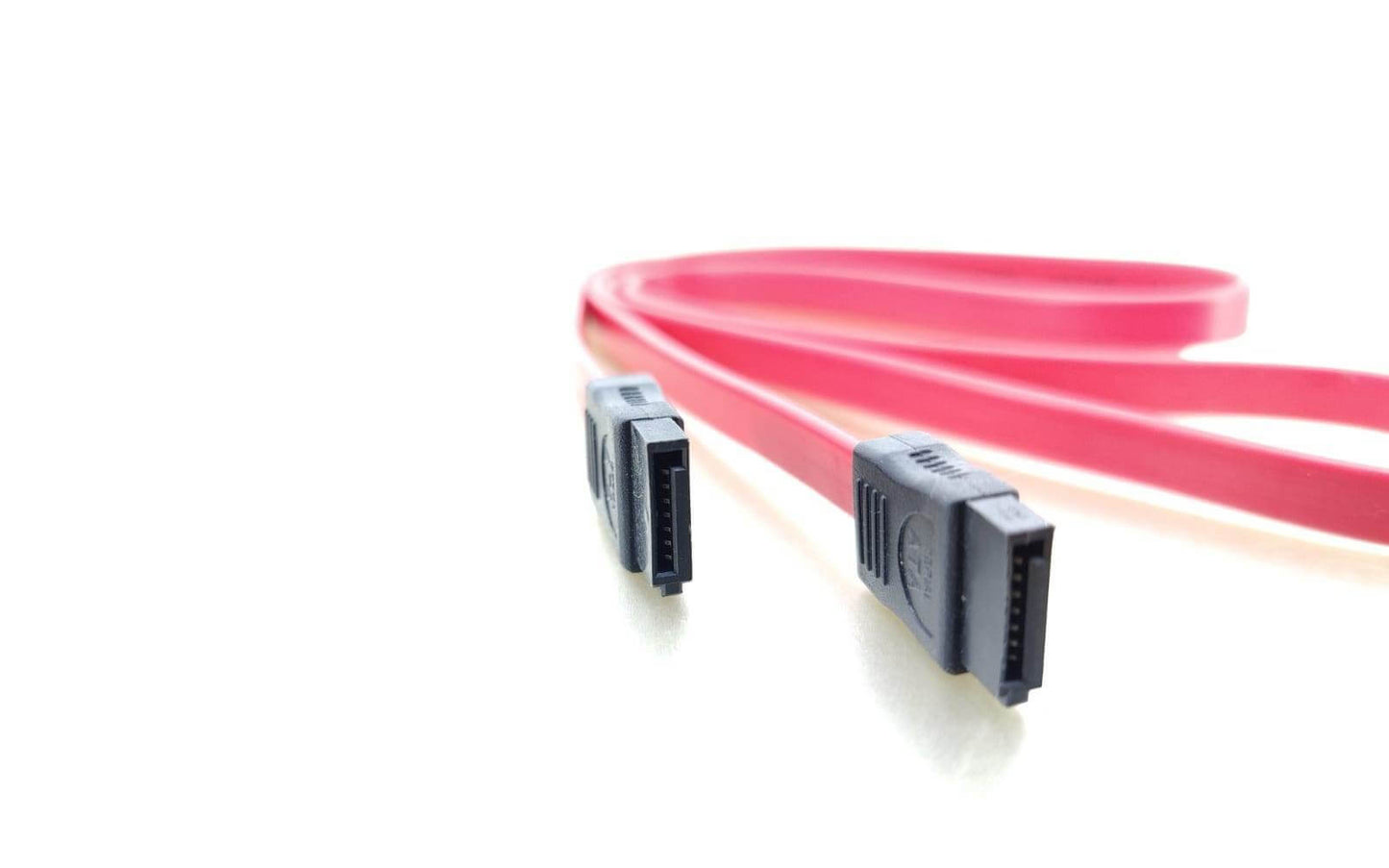 1M red SATA data cable for HDD/SSD, high-speed connection, durable and reliable for system upgrades.