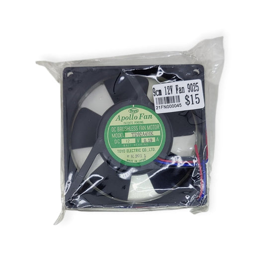 Front view of a Toyo 9cm 12V DC brushless ball bearing fan, model TD92A4HK, in its original packaging.