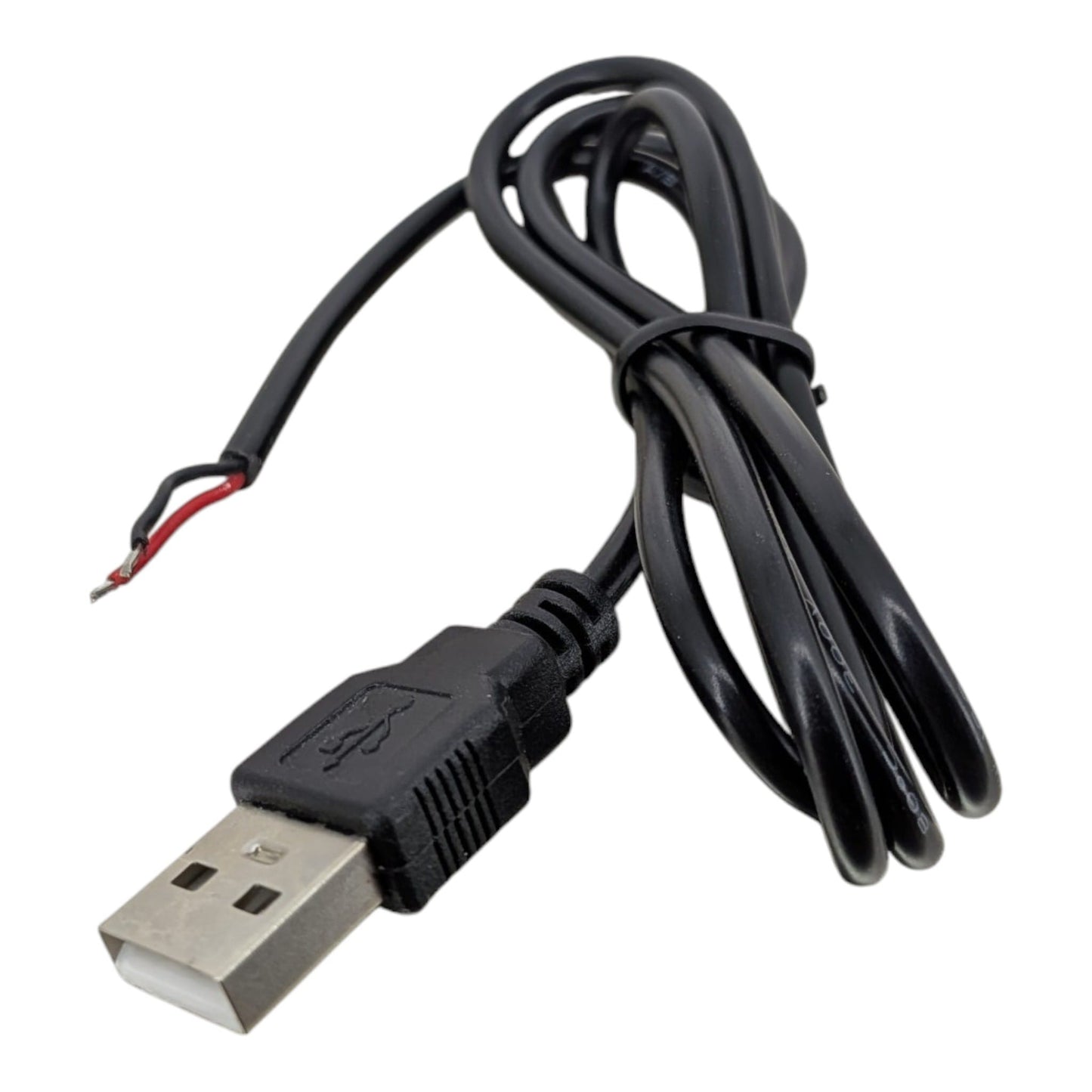 USB 供電線尾端特寫,清晰顯示已經預先剝皮及上錫的紅黑銅線芯,方便即時焊接。