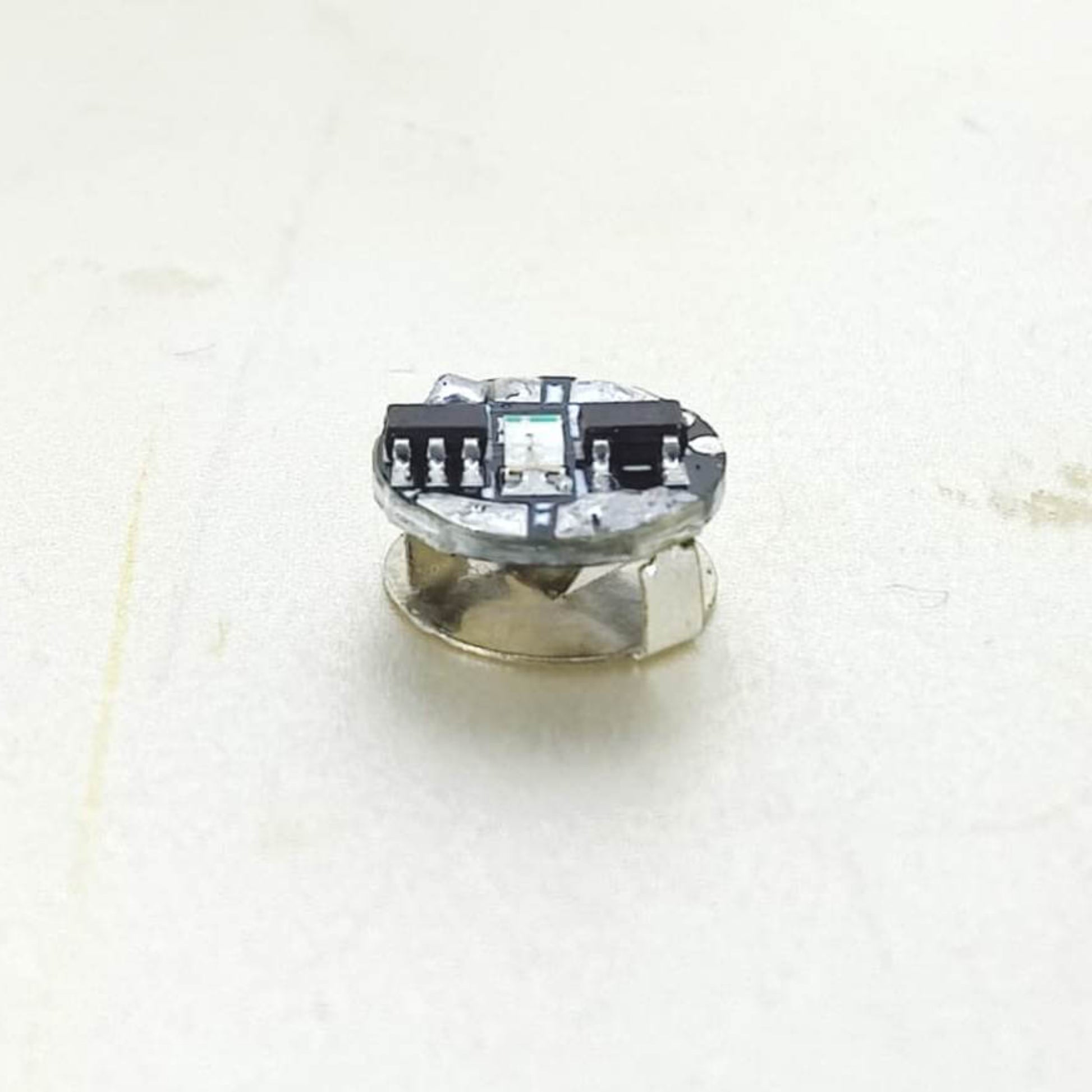 Mini Magnetic Control LED Lamp for dioramas, showcasing detailed components and wireless design.