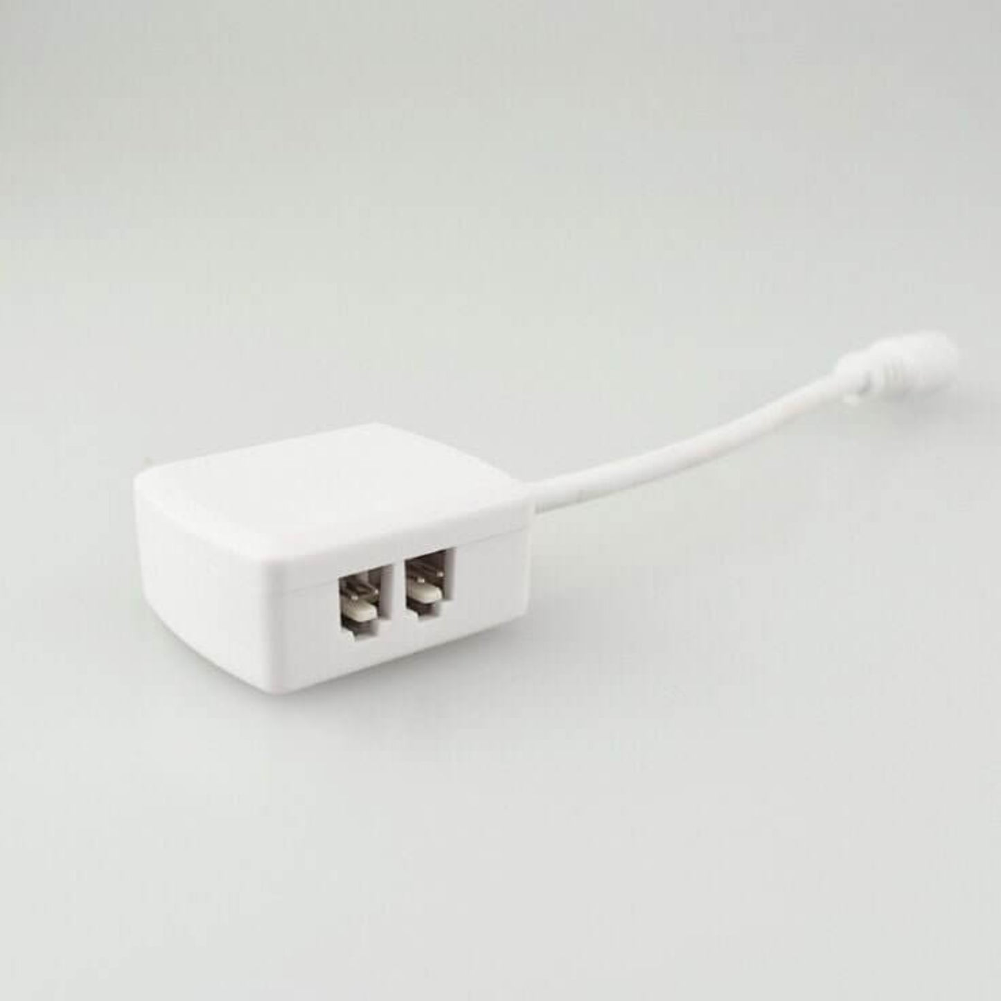 2-pin splitter box for LED lights, white color, ideal for under cabinet lighting and puck lights.