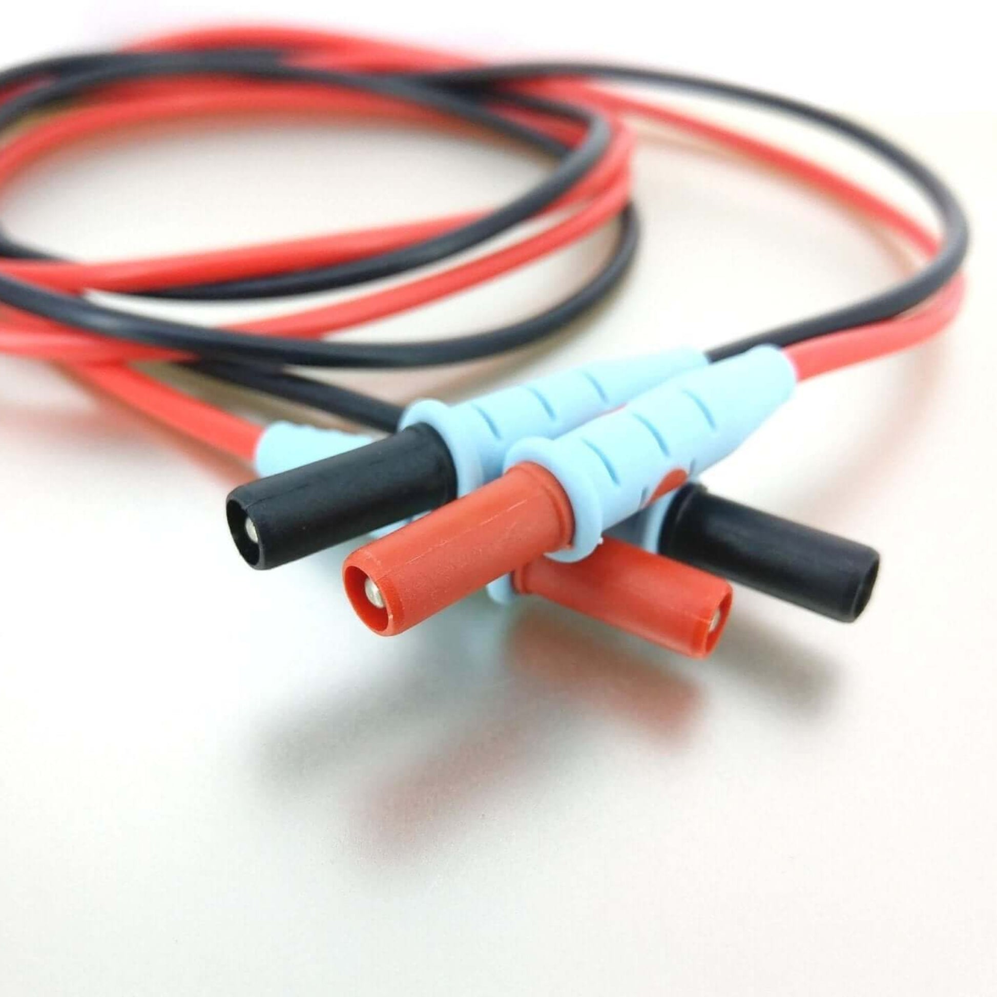 4mm Banana Plug Test Leads - 1.2m, 1000V 15A Silicone (Red/Black) connecting for electrical testing.