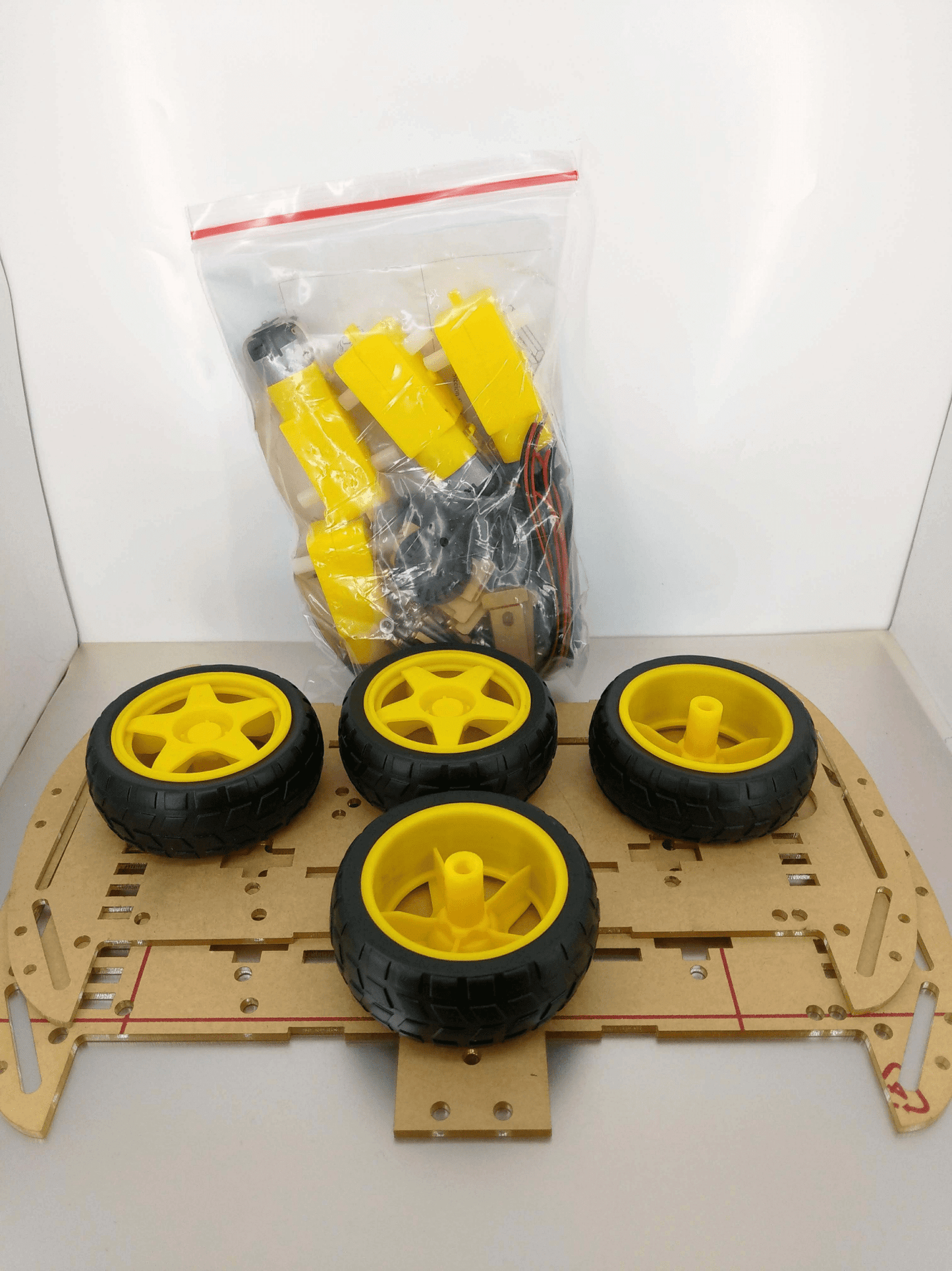 4WD Robot Smart Car Chassis Kit with Motors & Wheels - Sun Cheong Computer Company Limited