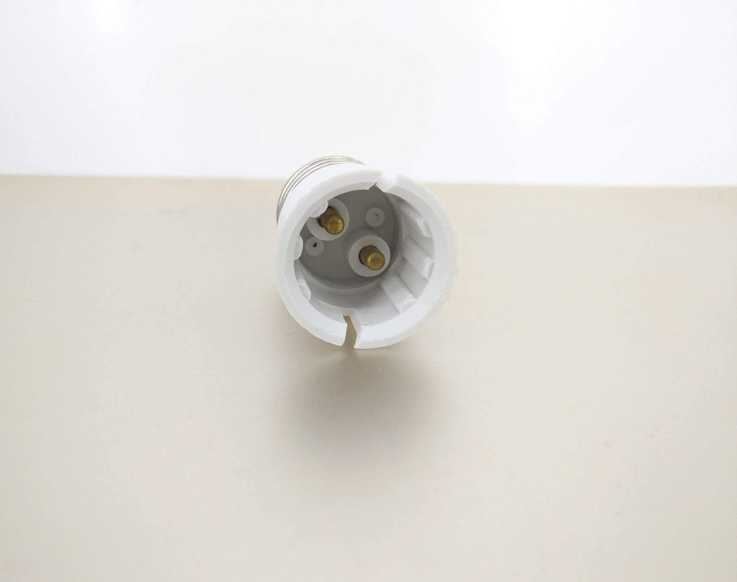 E27 Male to B22 Female Light Bulb Lamp Screw Socket Converter Adapter Holder - Sun Cheong Computer Company Limited
