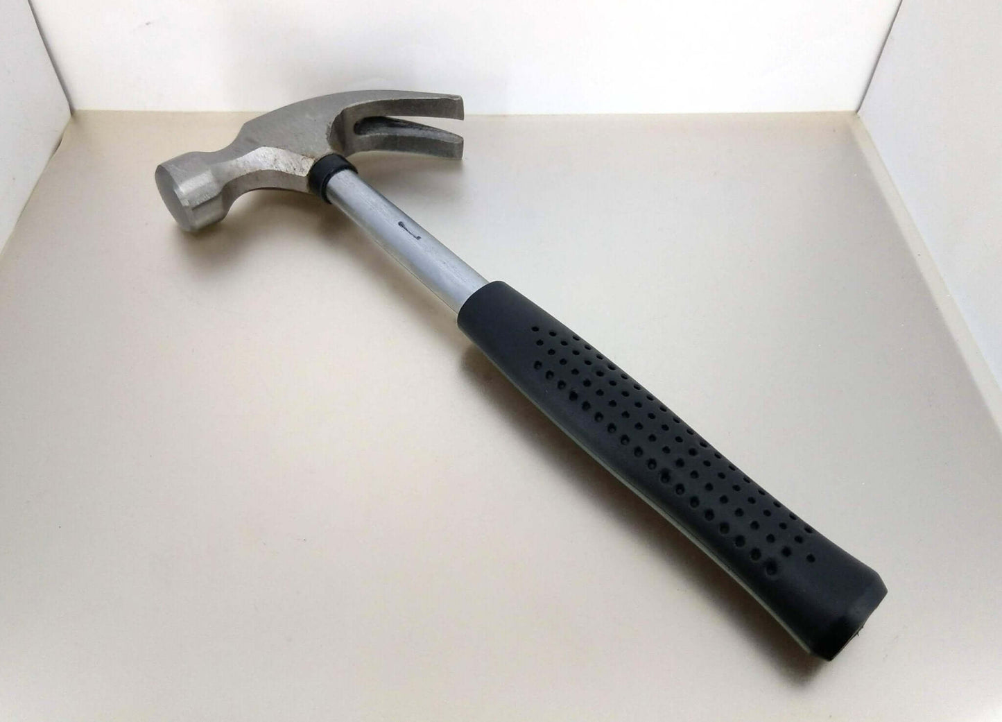 Round head plastic handle claw hammer For woodworking and Electronic tool - Sun Cheong Computer Company Limited