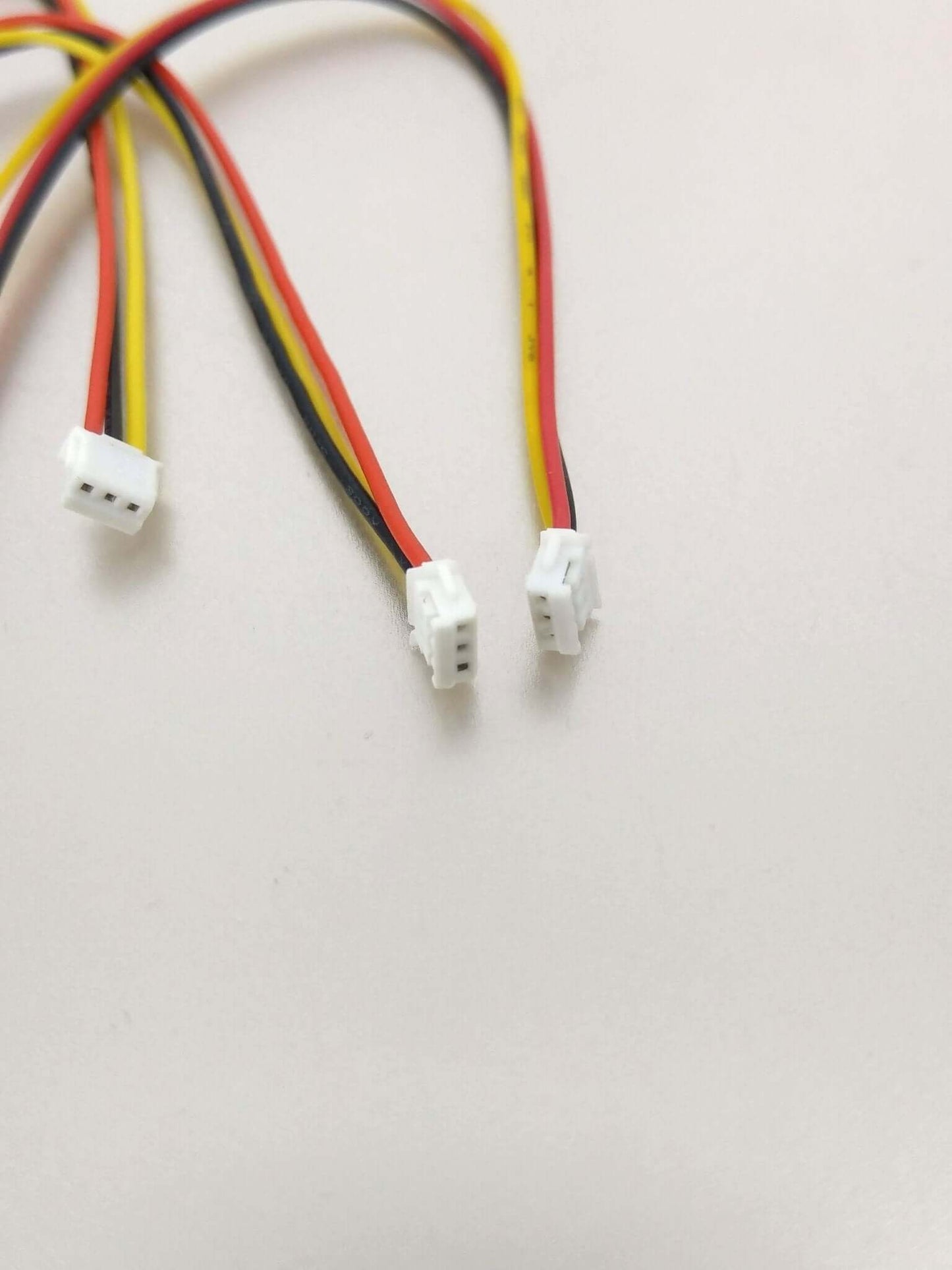 3pcs 1.5mm 3Pin cable with JST ZH female connectors, 26awg wire, 150mm length, ideal for electronics connections.
