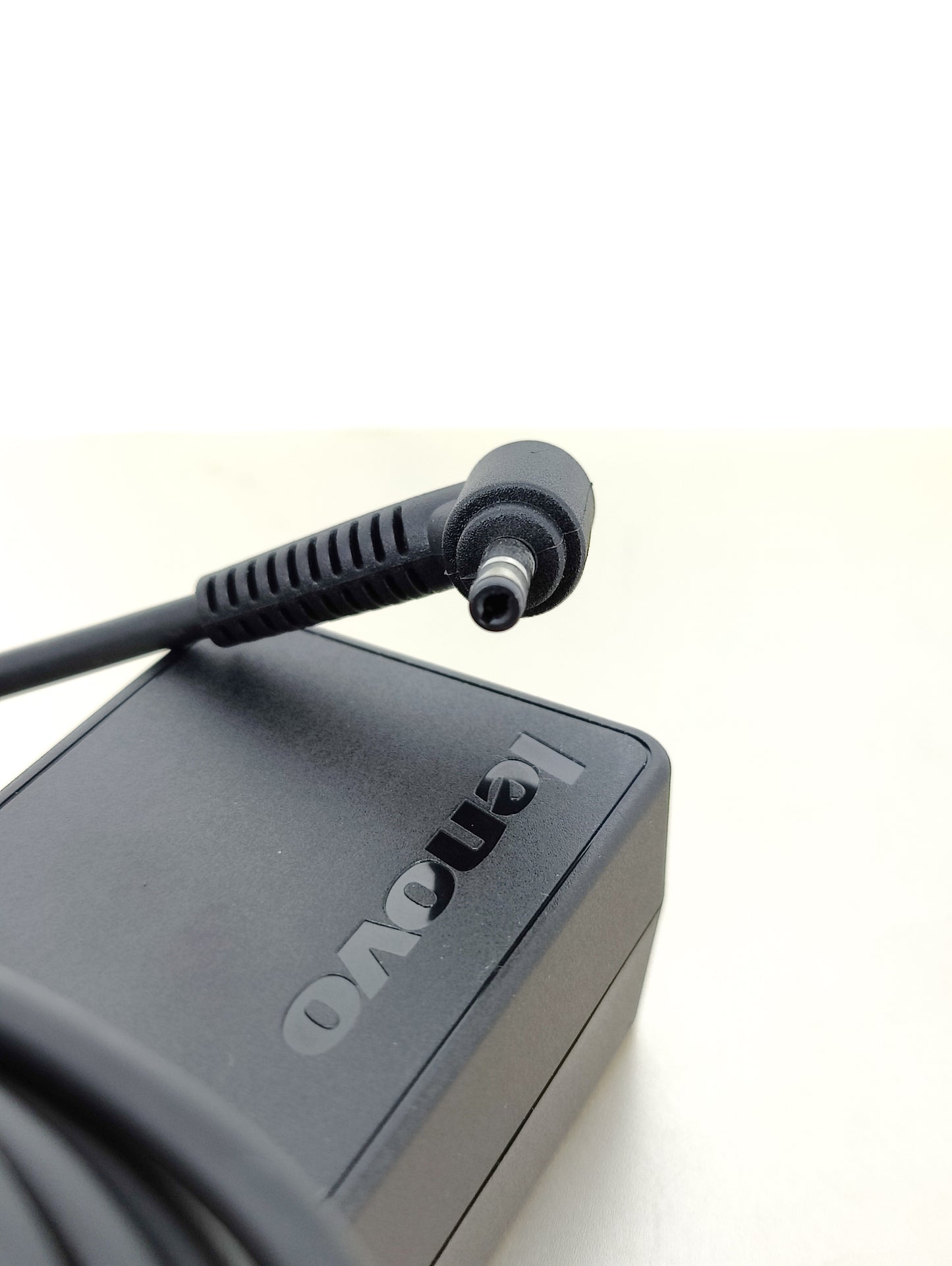 65W LENOVO 4.0mm x 1.7mm AC Adapter