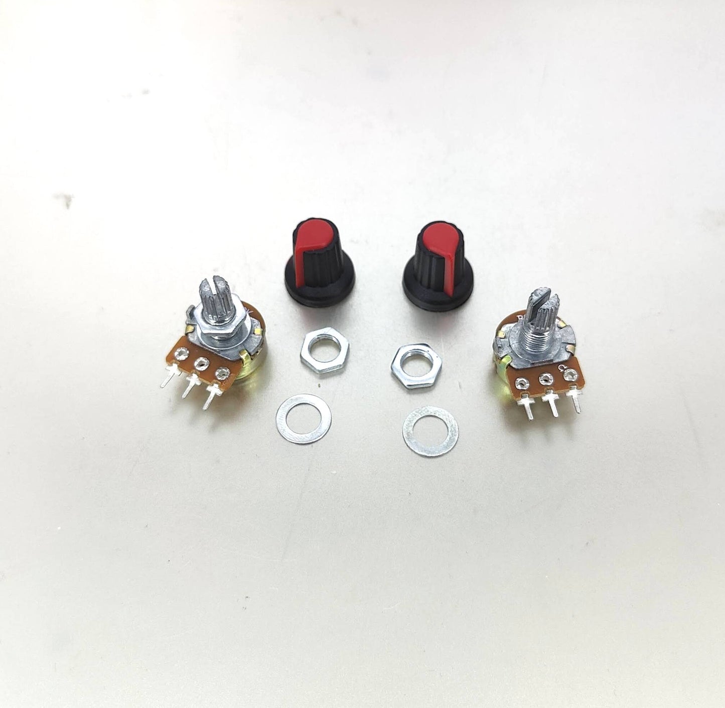 Single Linked Potentiometer with Cap B1K B10K