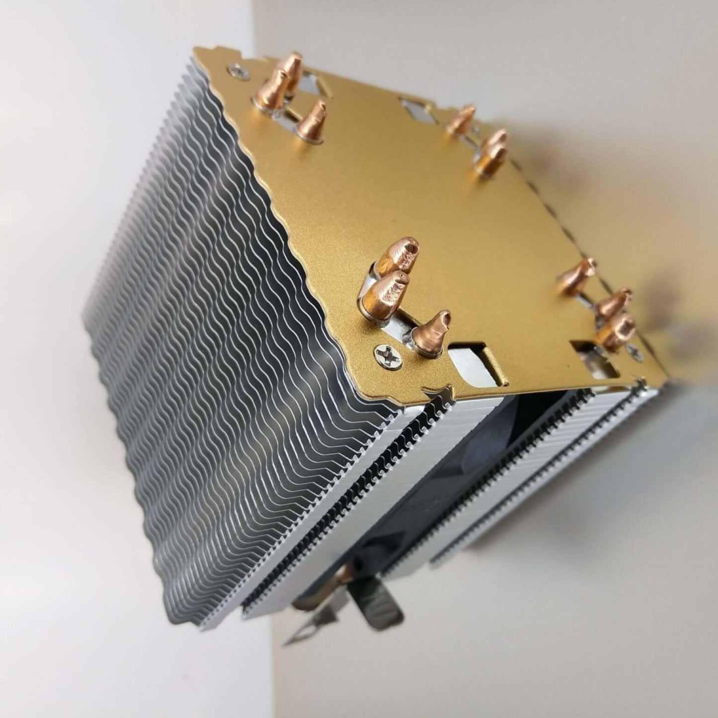 AVC 6-Heatpipe Universal CPU Air Cooler with copper heatpipes for optimal thermal performance