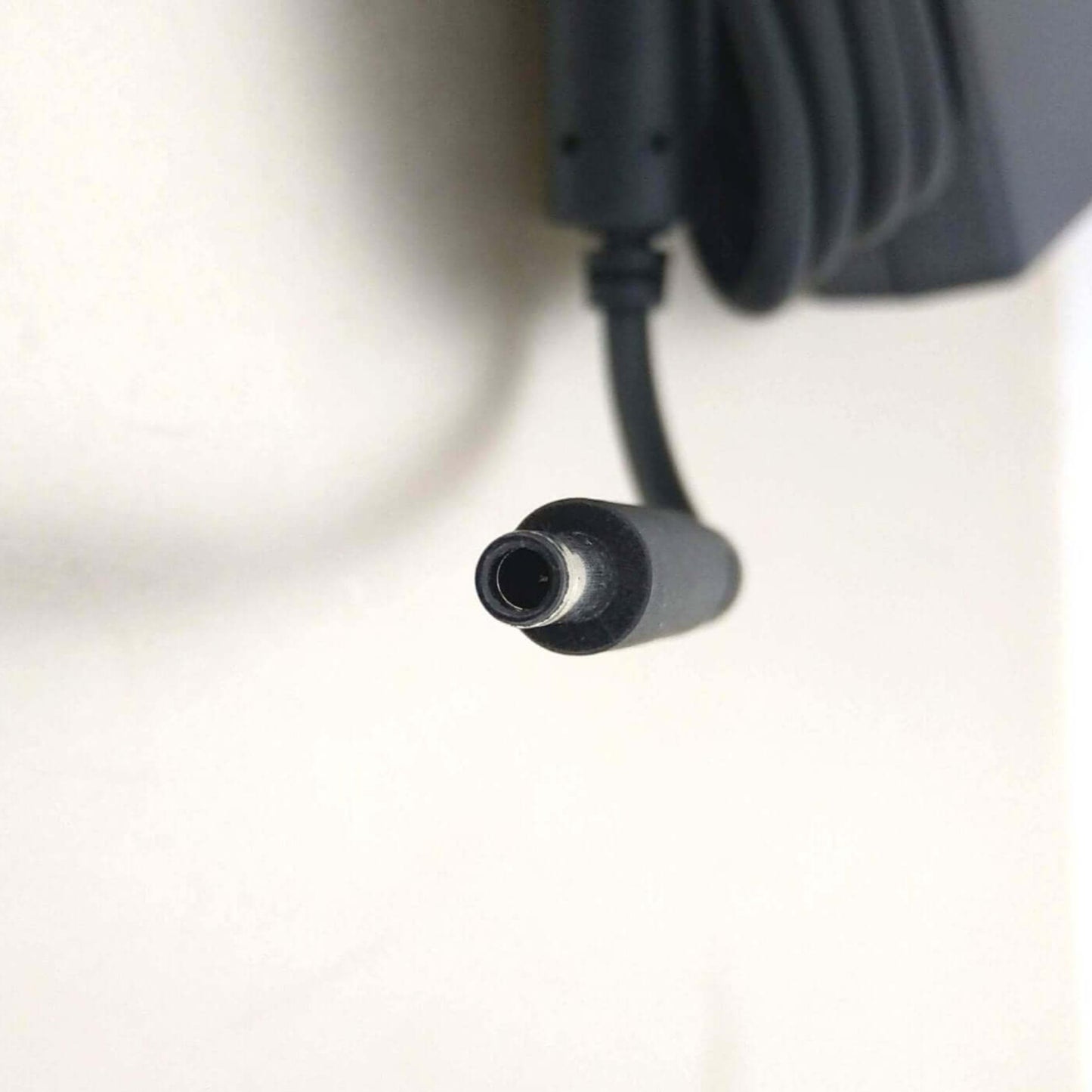 Dell laptop charger 4.5x3.0mm barrel connector tip. Blue tip compatible with various Dell Inspiron and XPS.