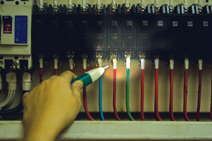 高靈敏非接觸式測電筆