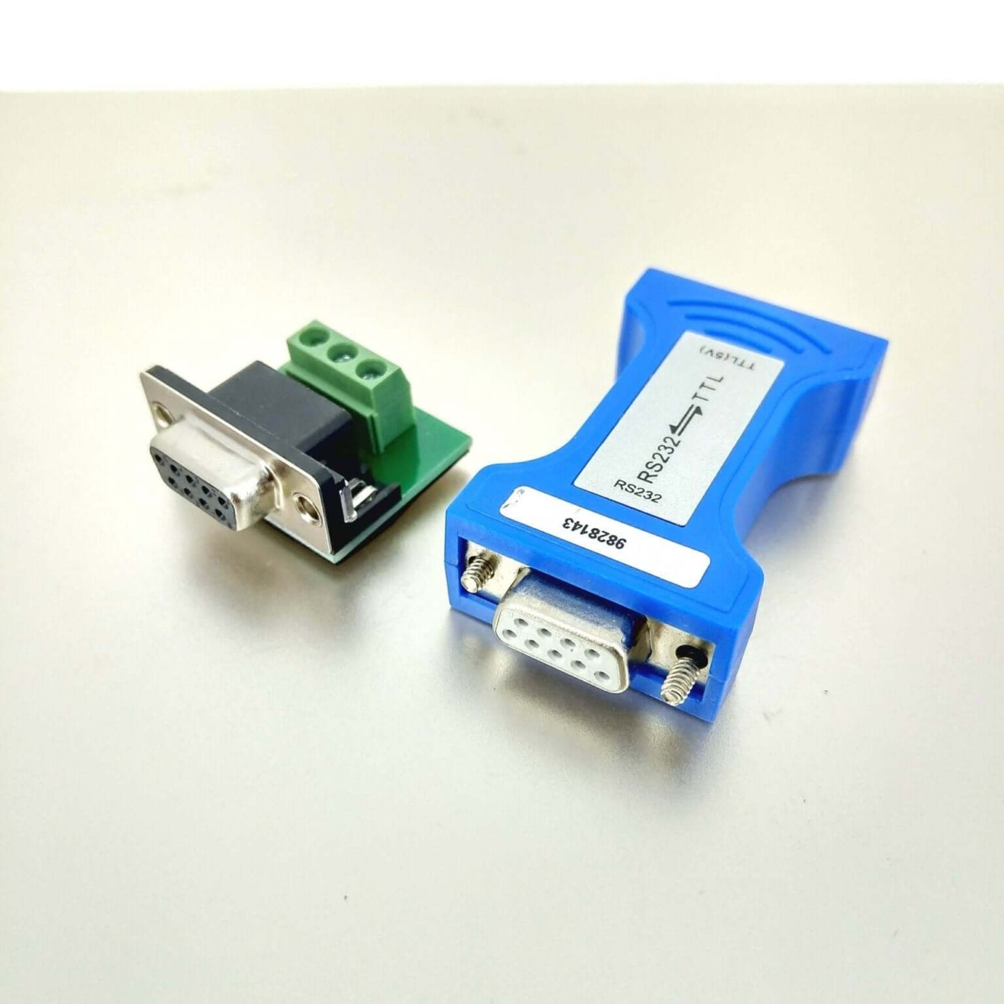 Z-TEK ZY099 RS232 to TTL Universal Serial Port Converter, compatible with TIA/EIA standards, plug and play.