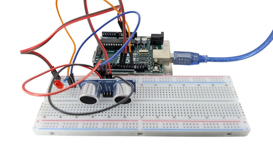 Arduino初學者，學習如何使用超聲波模組。