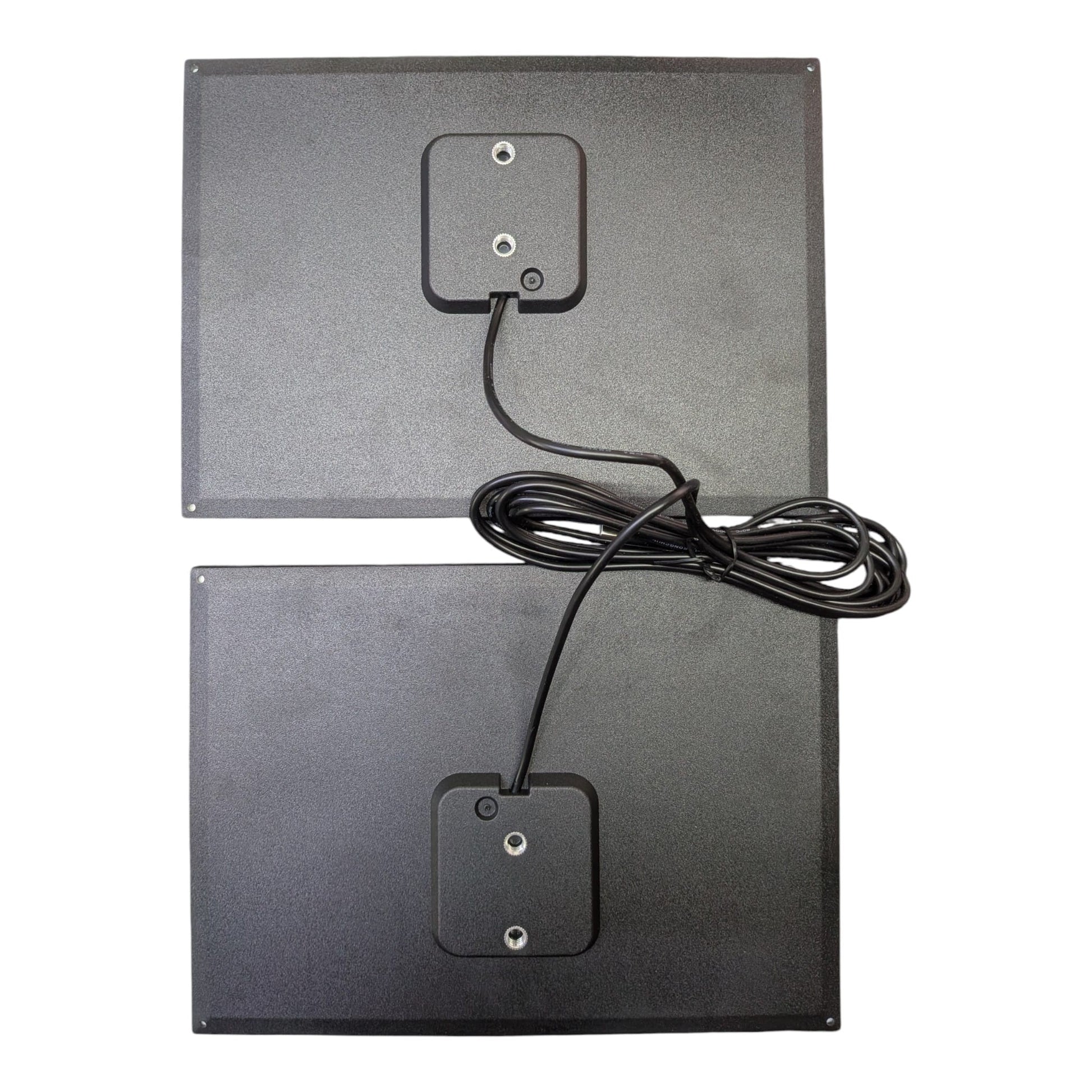 10W 5V 雙太陽能板背面，顯示穩固的接線盒及 Type-C 線材連接細節，設計耐用，適合各類戶外工程。
