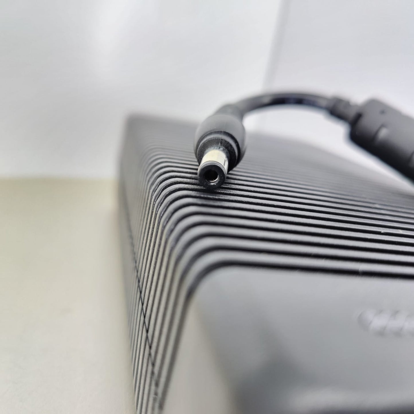 Close up of 5.5mm x 2.5mm DC connector tip.