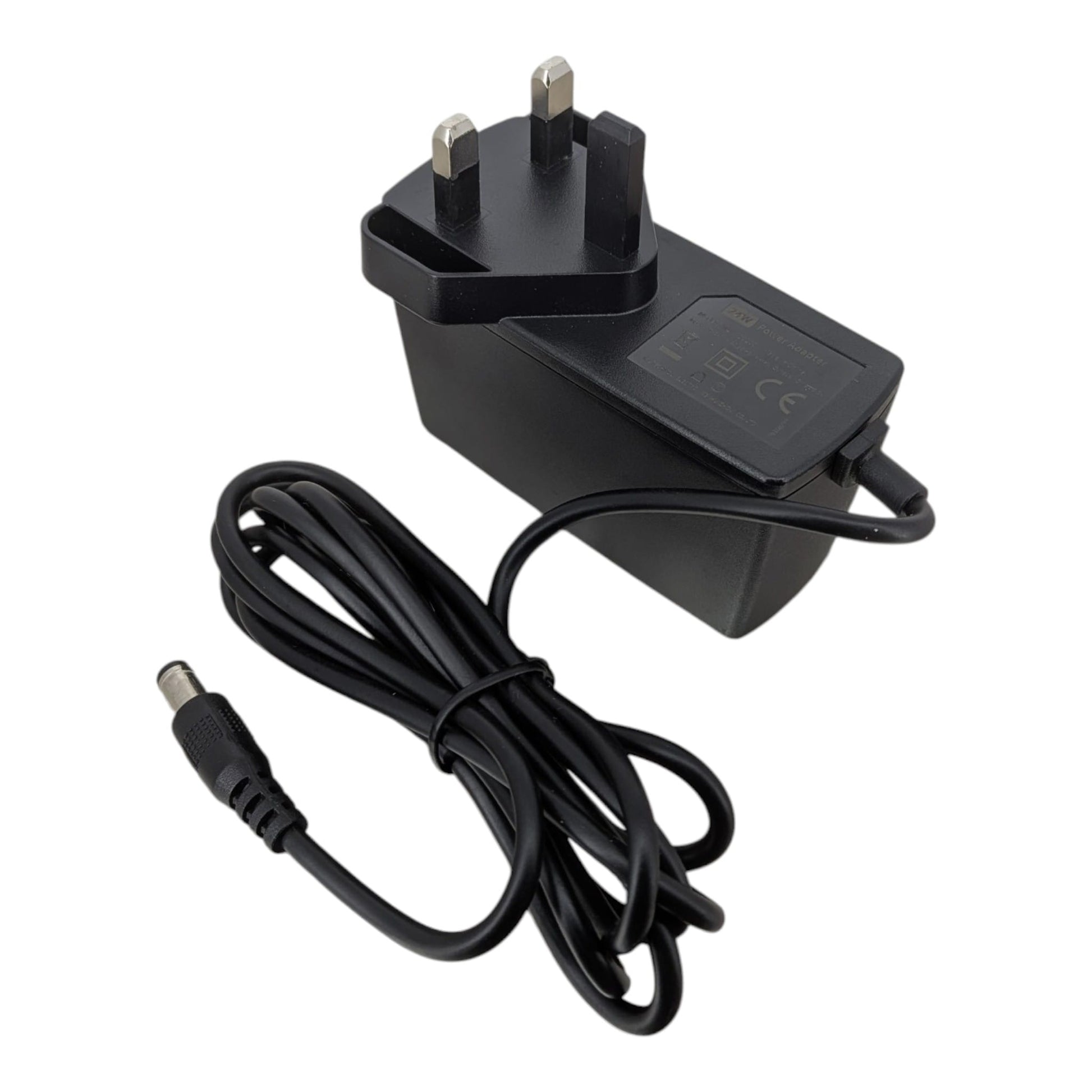 火牛機身標籤特寫，清晰列明 24W 輸出功率、12V 2A 規格及 CE 國際安全認證標誌。