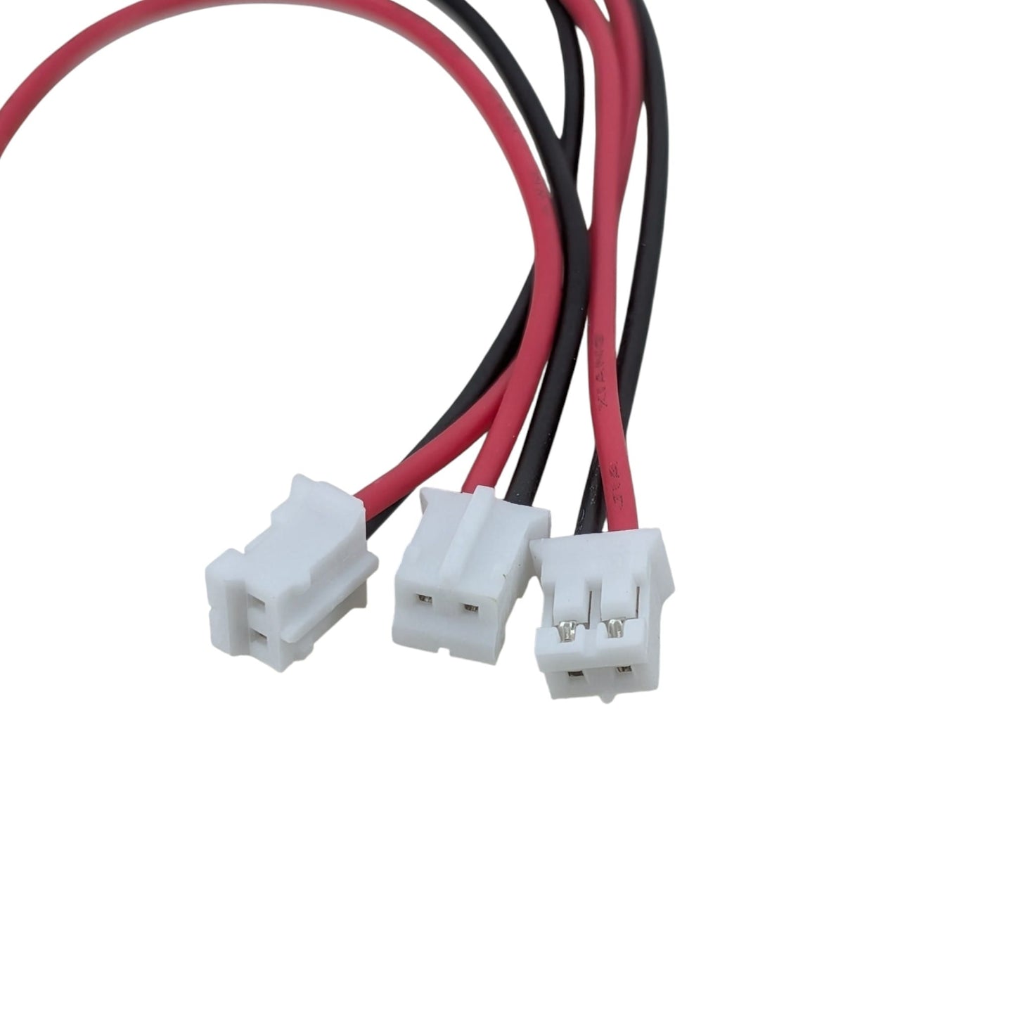 2.0mm 間距 2-Pin 公頭連接線特寫，金屬接腳清晰可見，適合各類底板及五金維修。