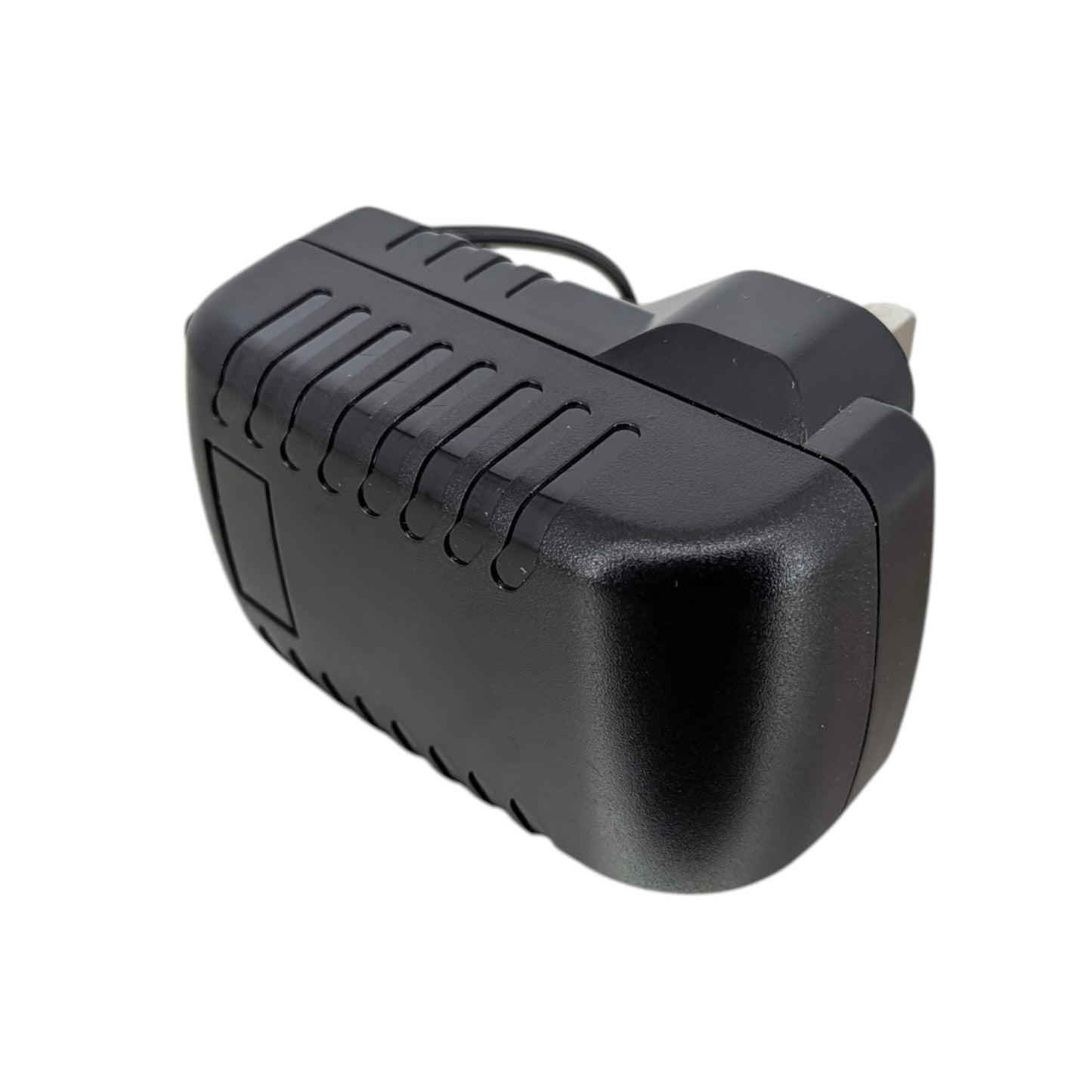 5V 3A 輕巧散熱火牛外觀特寫。新昌電腦提供全面 O2O 售後服務與實物展示，企業採購信心之選。
