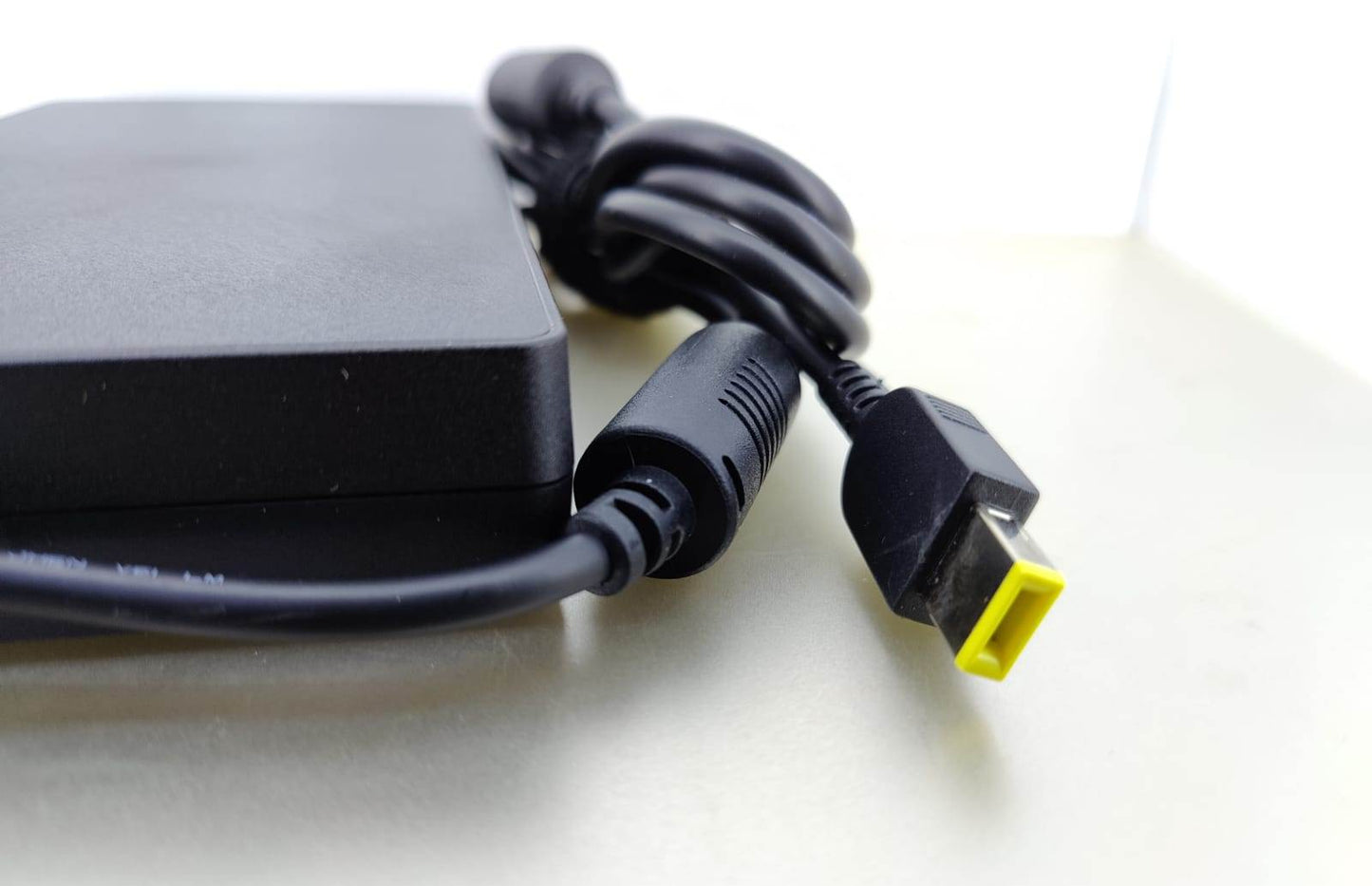 Lenovo 20V 15A 300W 火牛 方咀