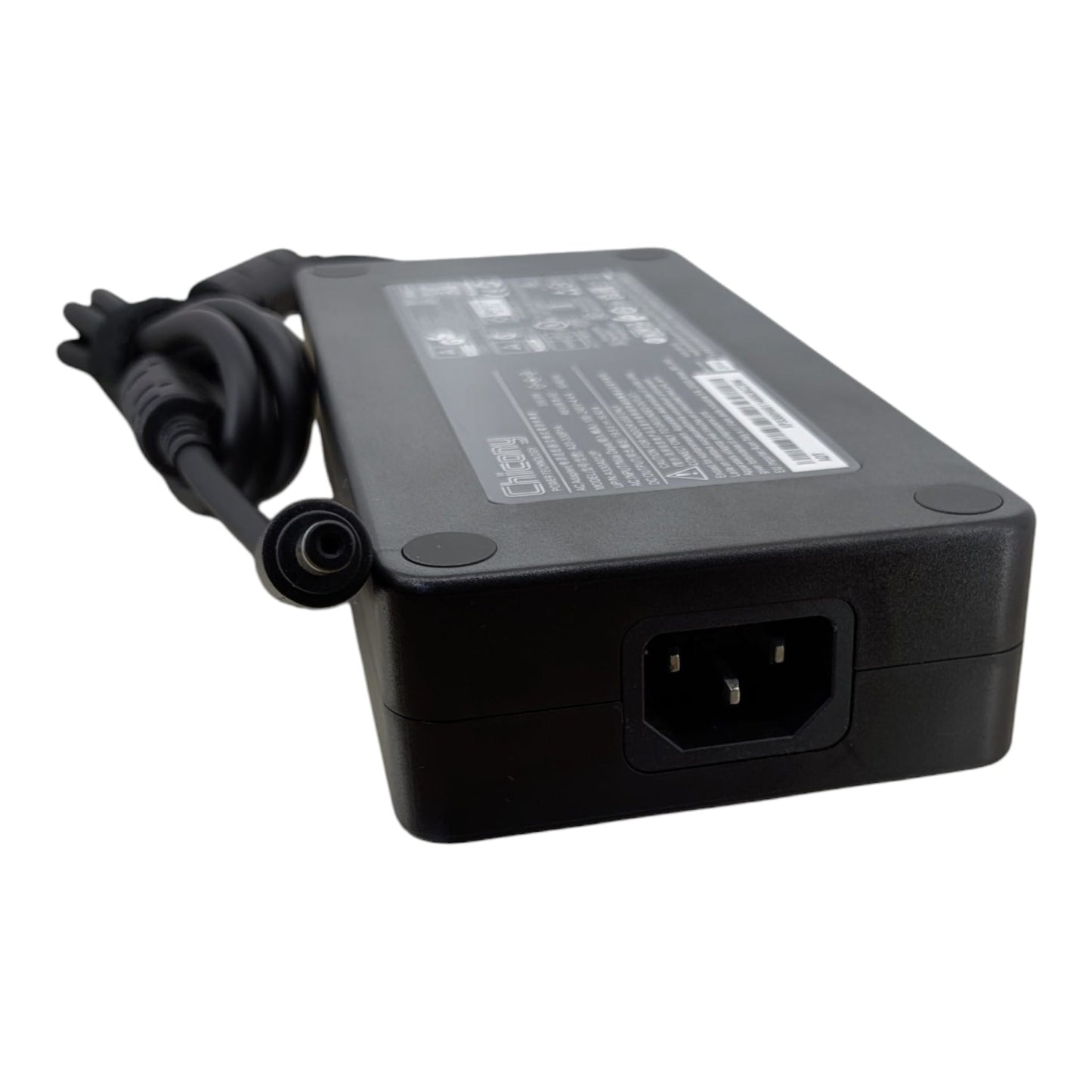 Chicony 330W 變壓器標準 AC 電源插座特寫，堅固耐用，適合香港家庭、學生或辦公室環境。