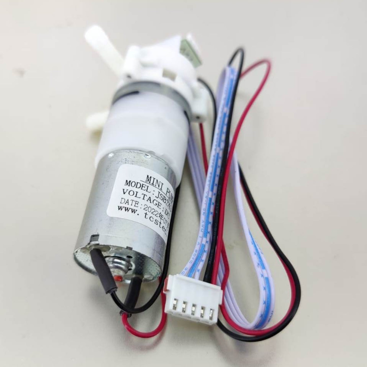 DC12V mini vacuum pump with 370 motor, low noise, self-priming, and induction flow meter for various applications.