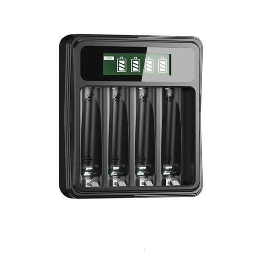 Doublepow 倍量 4 槽智能 AA/AAA 電池充電器正面，配備 LCD 顯示屏。