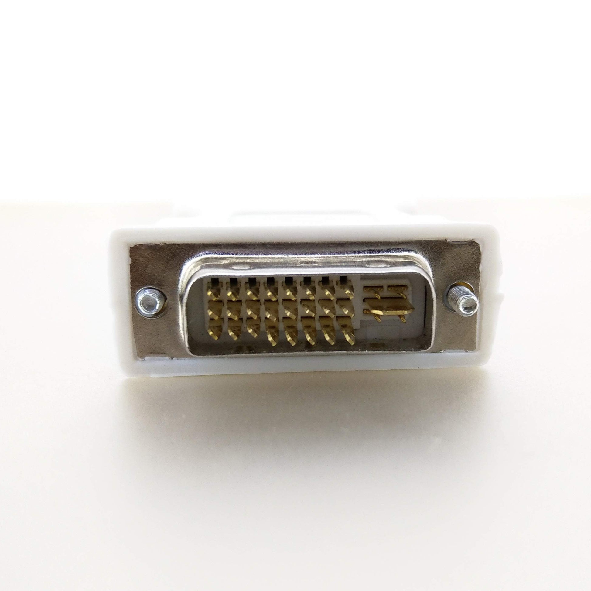Close up of DVI-I 24+5 Pin gold plated male connector