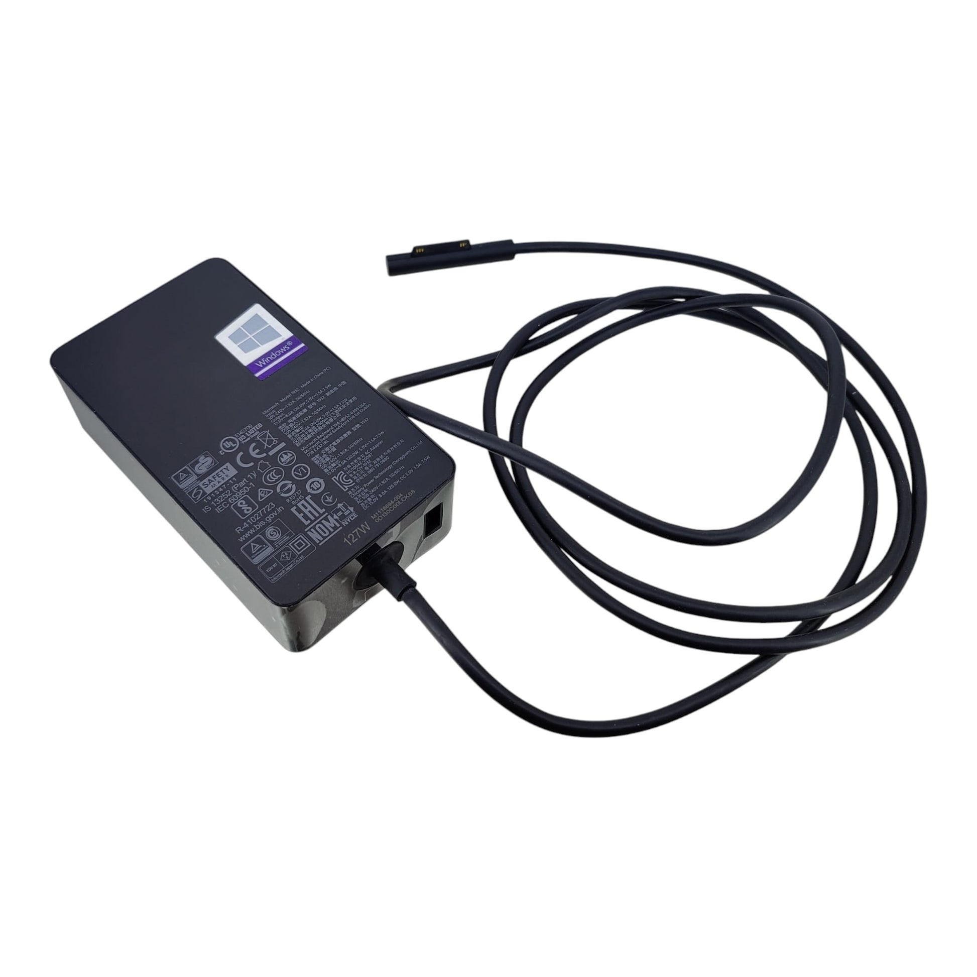 Microsoft Surface 127W 電源供應器，配備額外 USB 充電接口及長電線，適合多裝置同步供電。