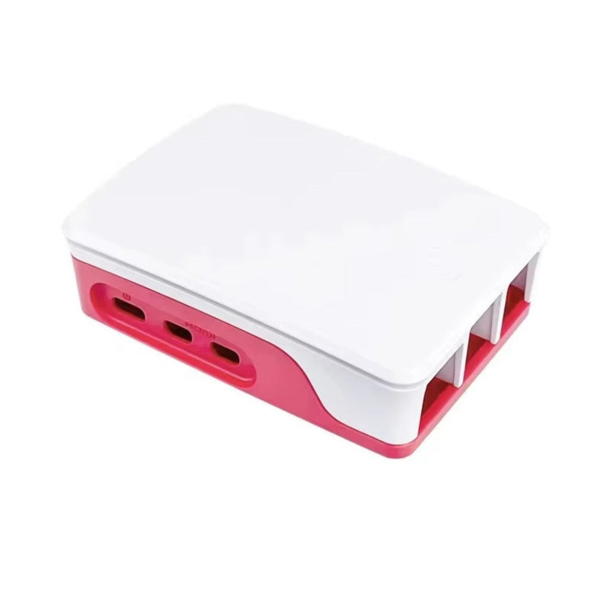 組裝完成的官方 Raspberry Pi 5 紅白配色外殼，側面清晰顯示 USB-C 及雙 Micro HDMI 接口的精準開孔。