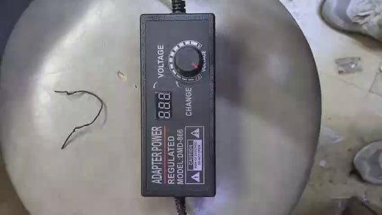 DMD-866 多功能可調電壓火牛測試圖，帶有電壓調節旋鈕與 LED 數碼顯示屏。