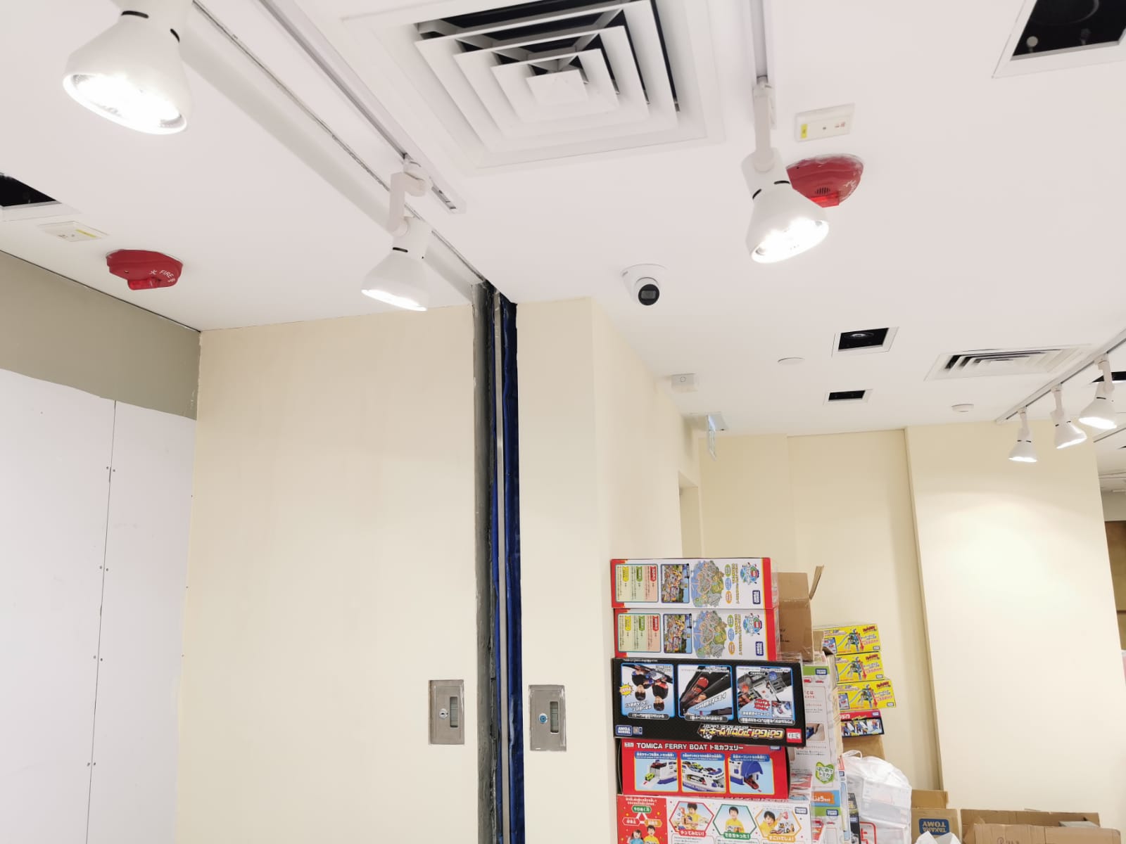 玩具站店內貨架無死角監控方案 - 香港專業 CCTV 工程師設計