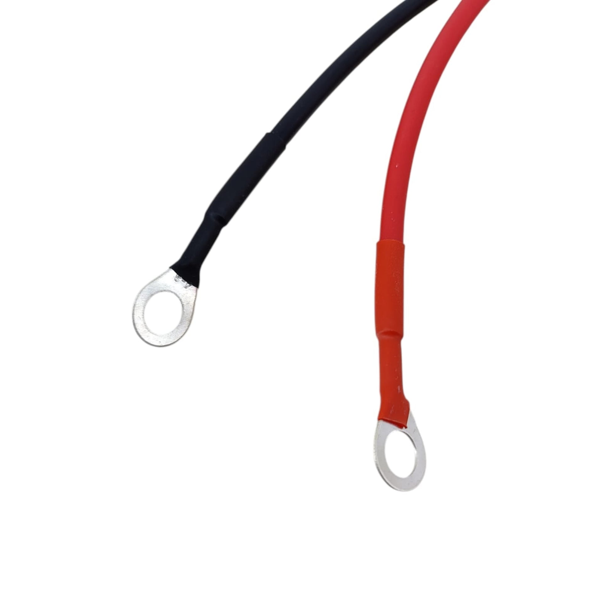 Close up of M8 ring terminals on 12AWG red and black power wires