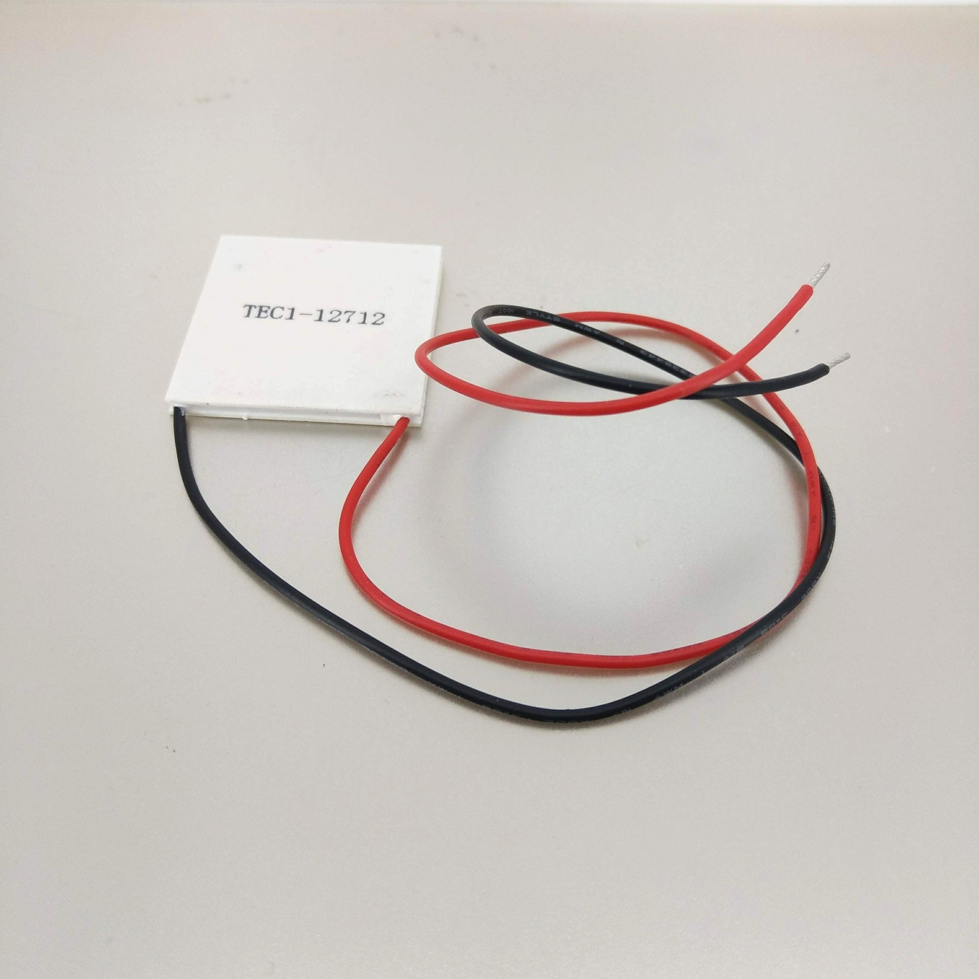 12V 12A Thermoelectric Peltier Cooler Module (40x40mm); effective cooling component.