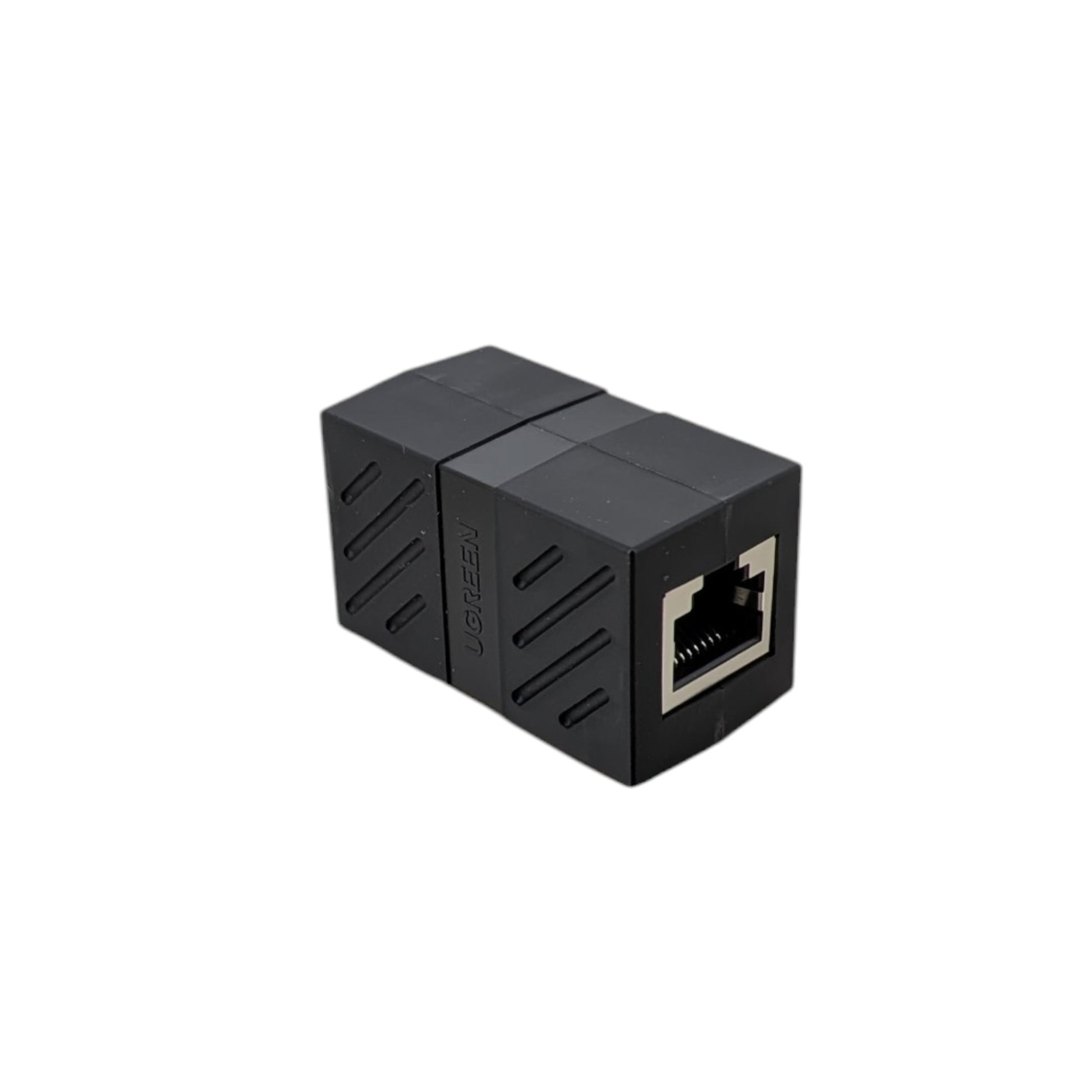 UGREEN RJ45 母對母直通頭側面展示，支援 Cat6 規格，無損延長上網線，提供穩定連線品質。