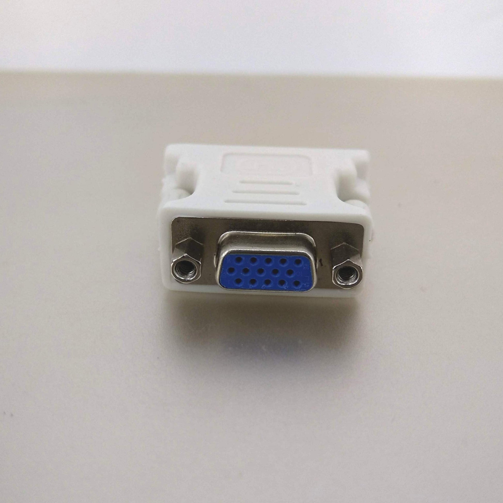 15-pin VGA female port on DVI converter