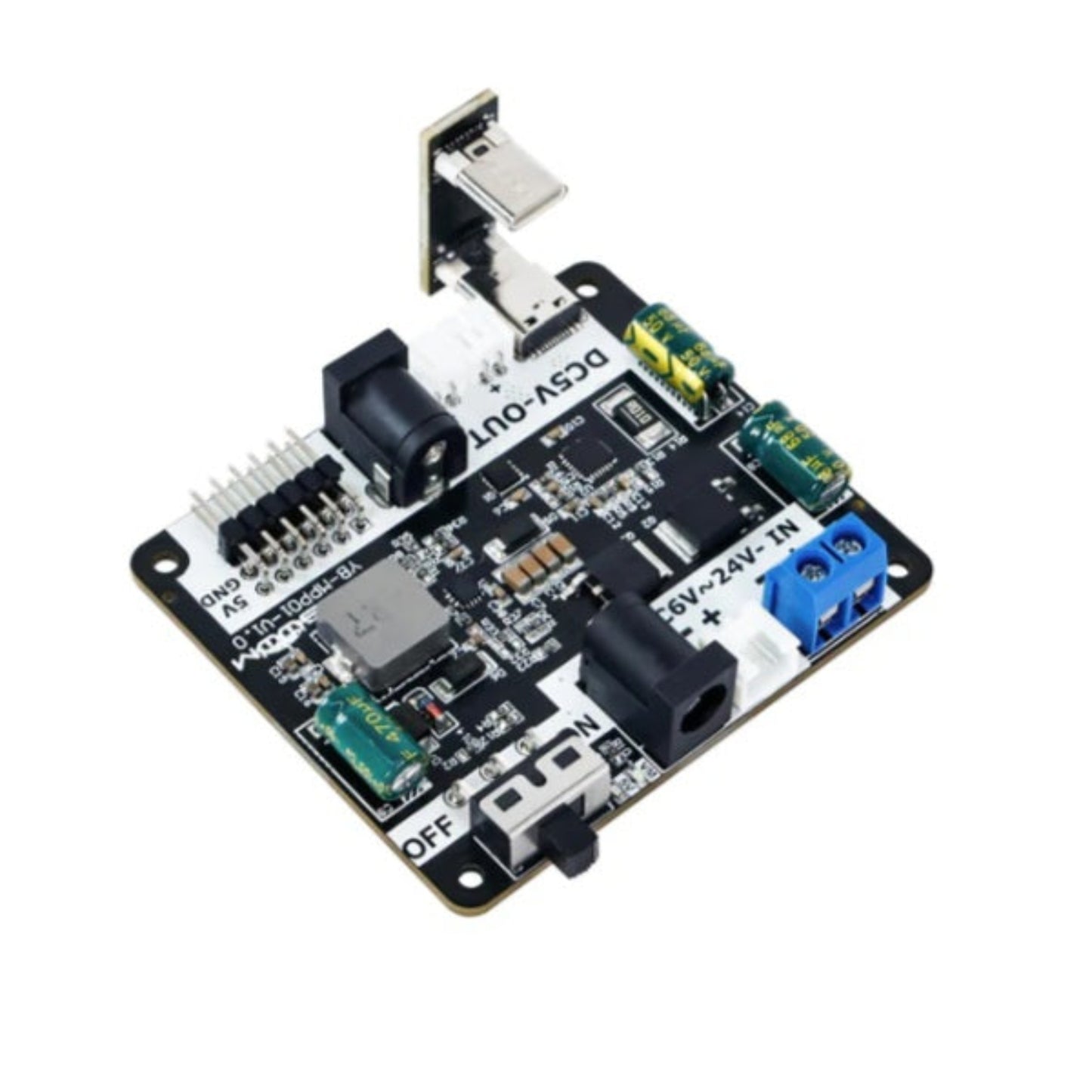 Yahboom 電源板接上專屬雙 Type-C 轉接器，實現 Raspberry Pi 5 的無障礙直接供電。