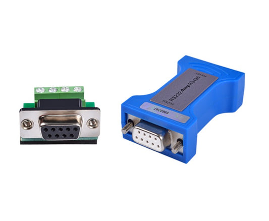 藍色 Z-TEK ZY092 RS232 轉換器與其綠色 RS485 接線端子轉接器並排展示。