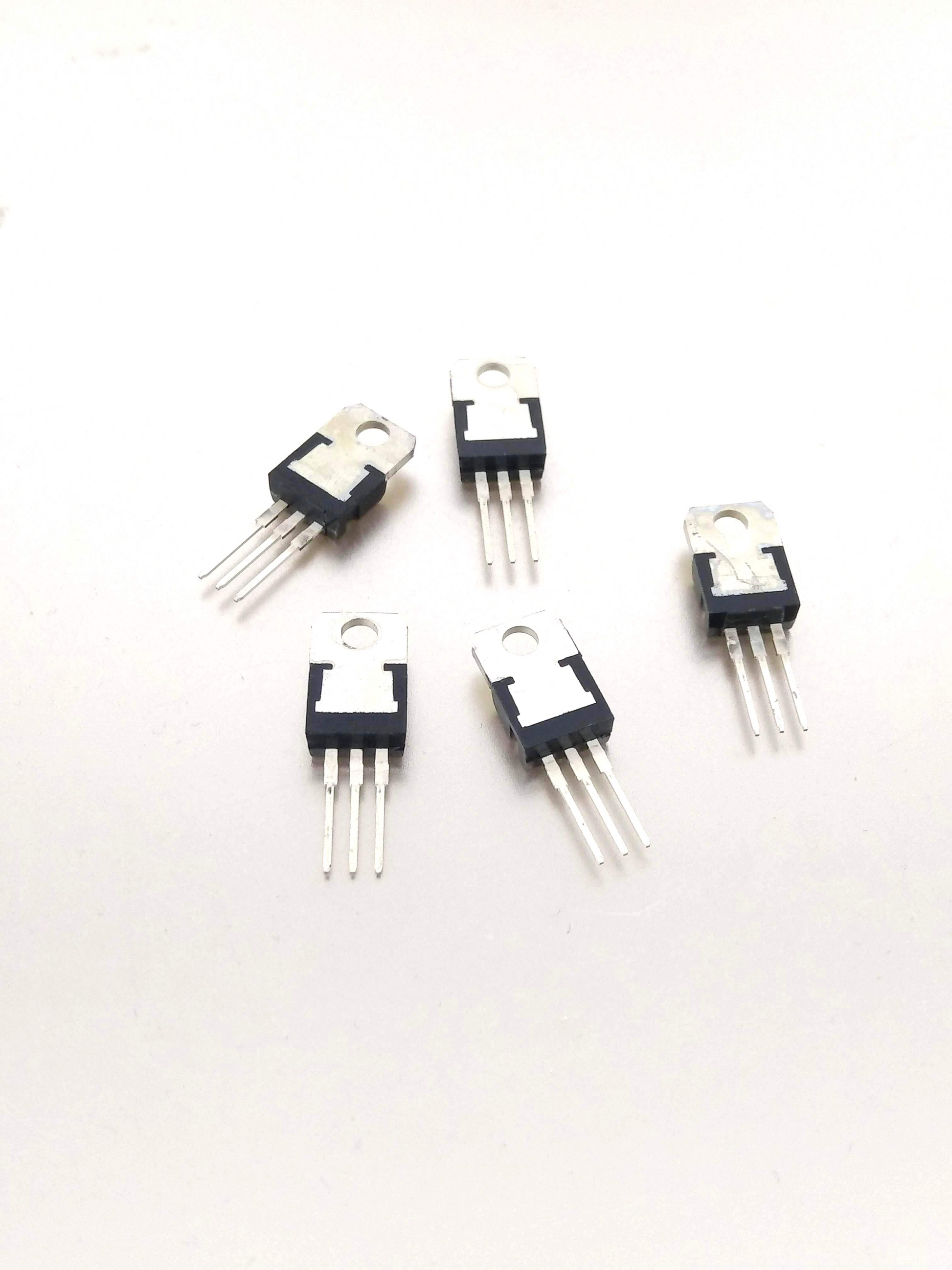5pcs/lot 1.5A / 5V Three Terminal Tegulator L7805CV - Sun Cheong Computer Company Limited
