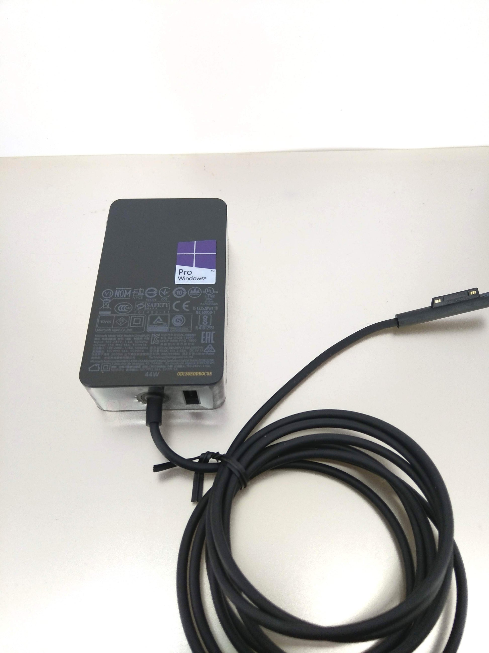 Surface pro charger 香港