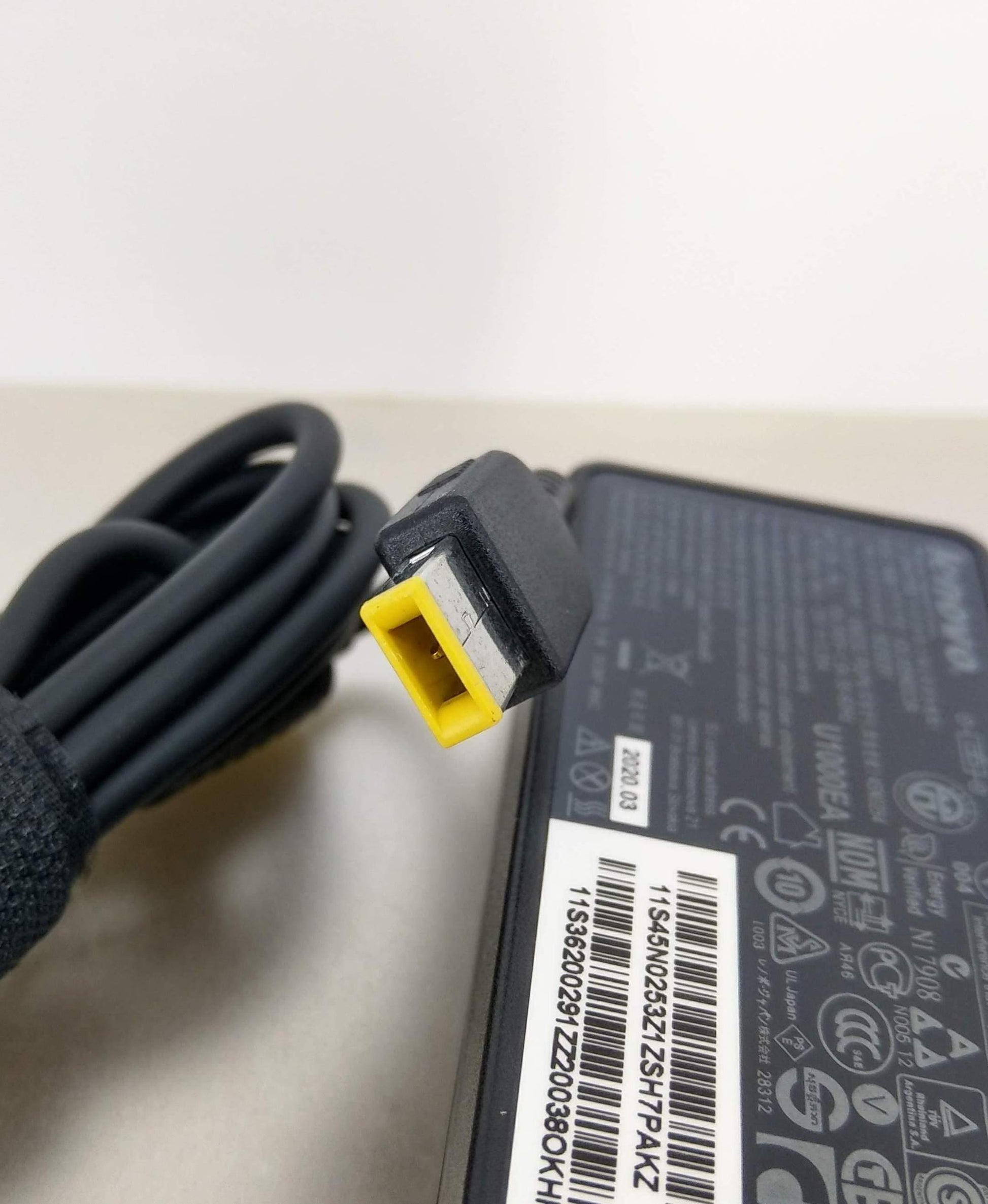 lenovo thinkpad E440 charger hk