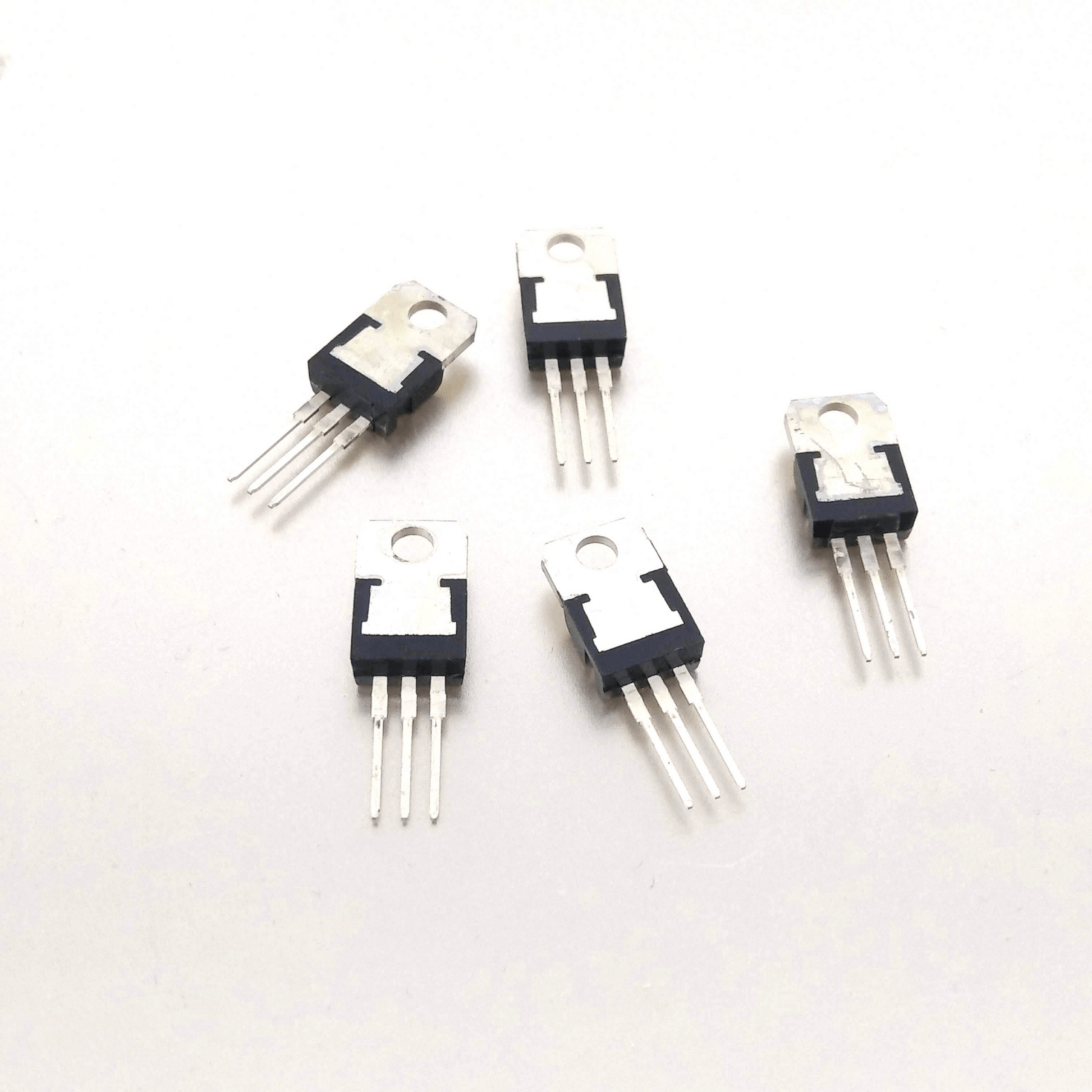 Five L7805CV three-terminal voltage regulators, suitable for 5V power supply applications.